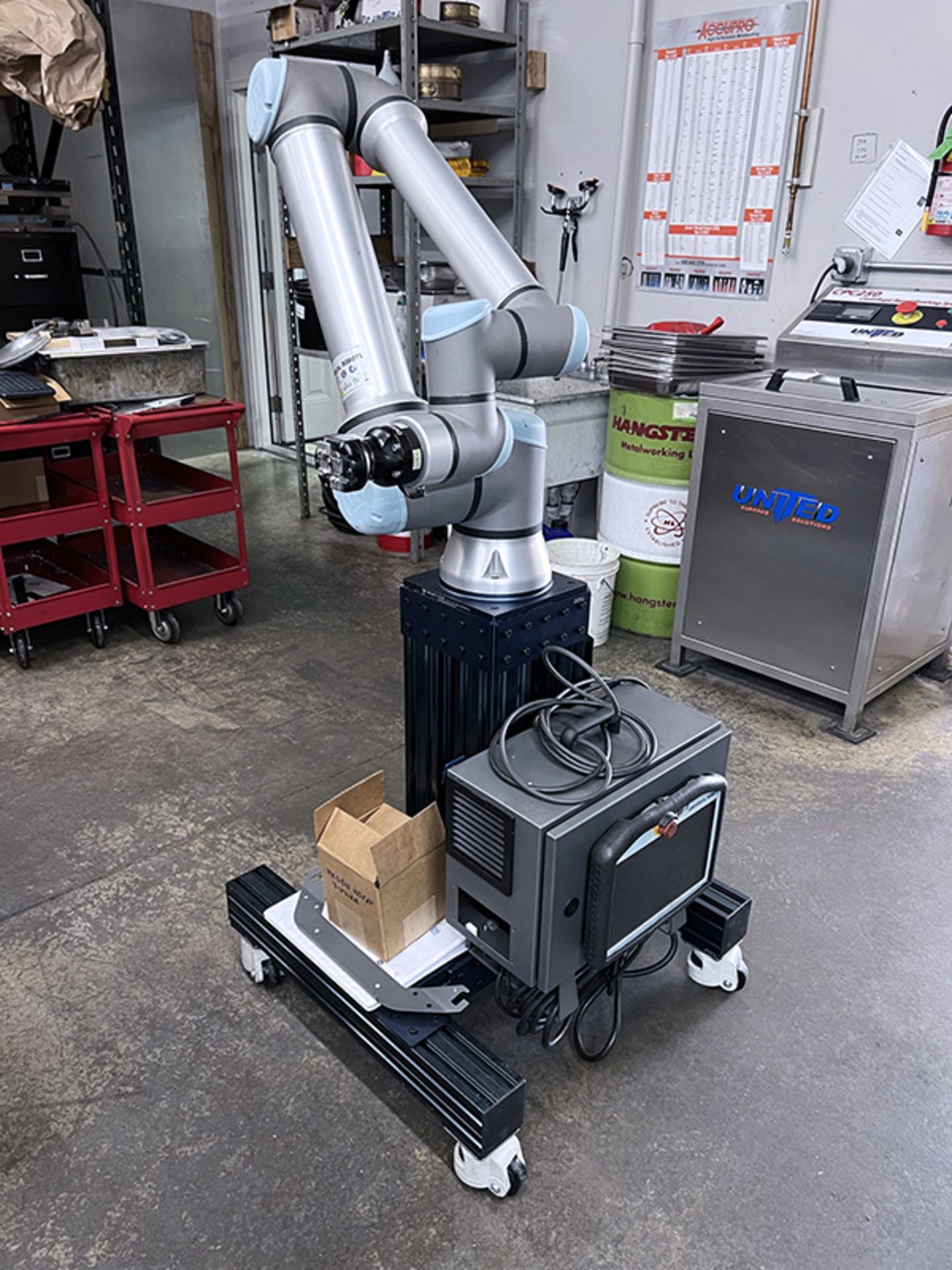 Universal Robot UR10e 6 Axis Robot (2019) - Image 6 of 12
