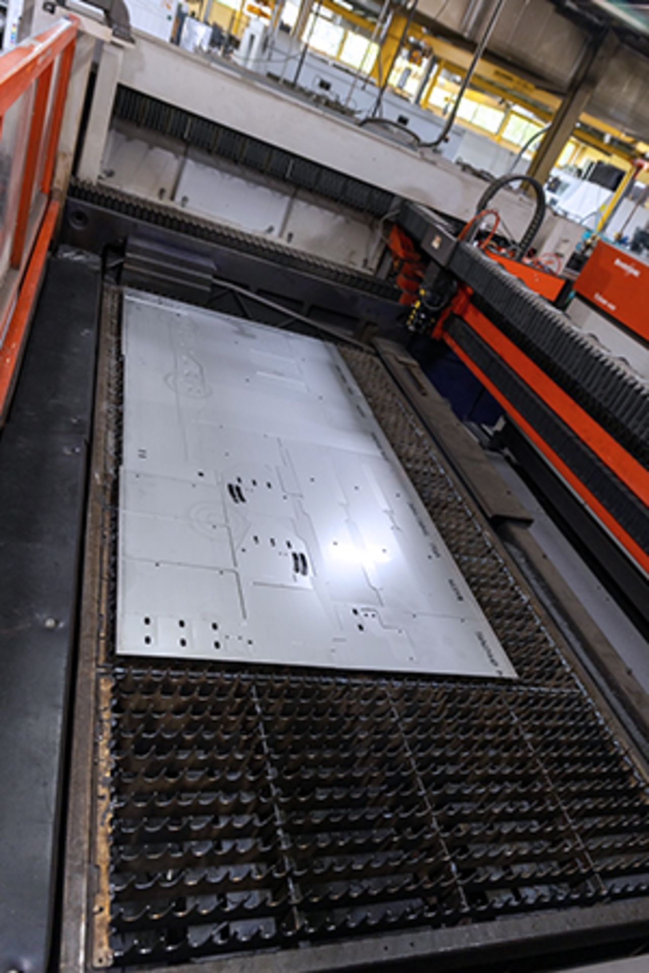 Bystronic Bystar 3015 Laser Cutting Machine (2007) - Image 6 of 13