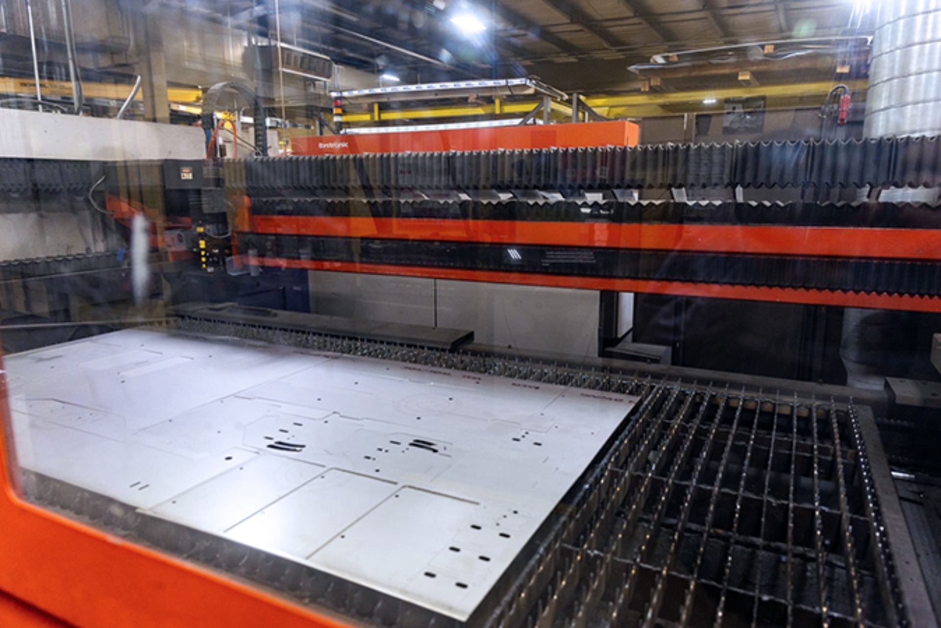 Bystronic Bystar 3015 Laser Cutting Machine (2007) - Image 7 of 13