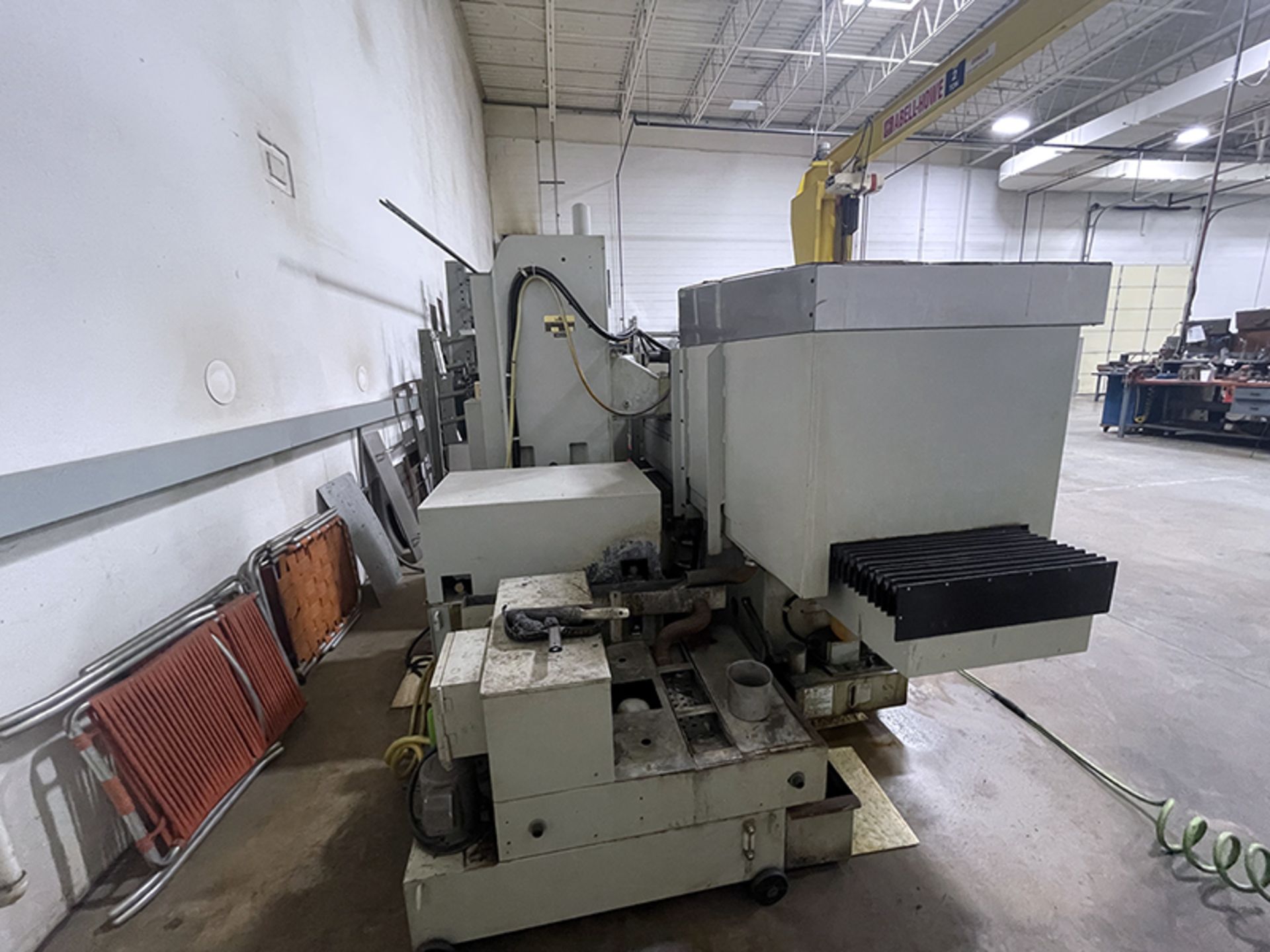 Willis 2040WMA2 Surface Grinder (2007) - Image 10 of 16