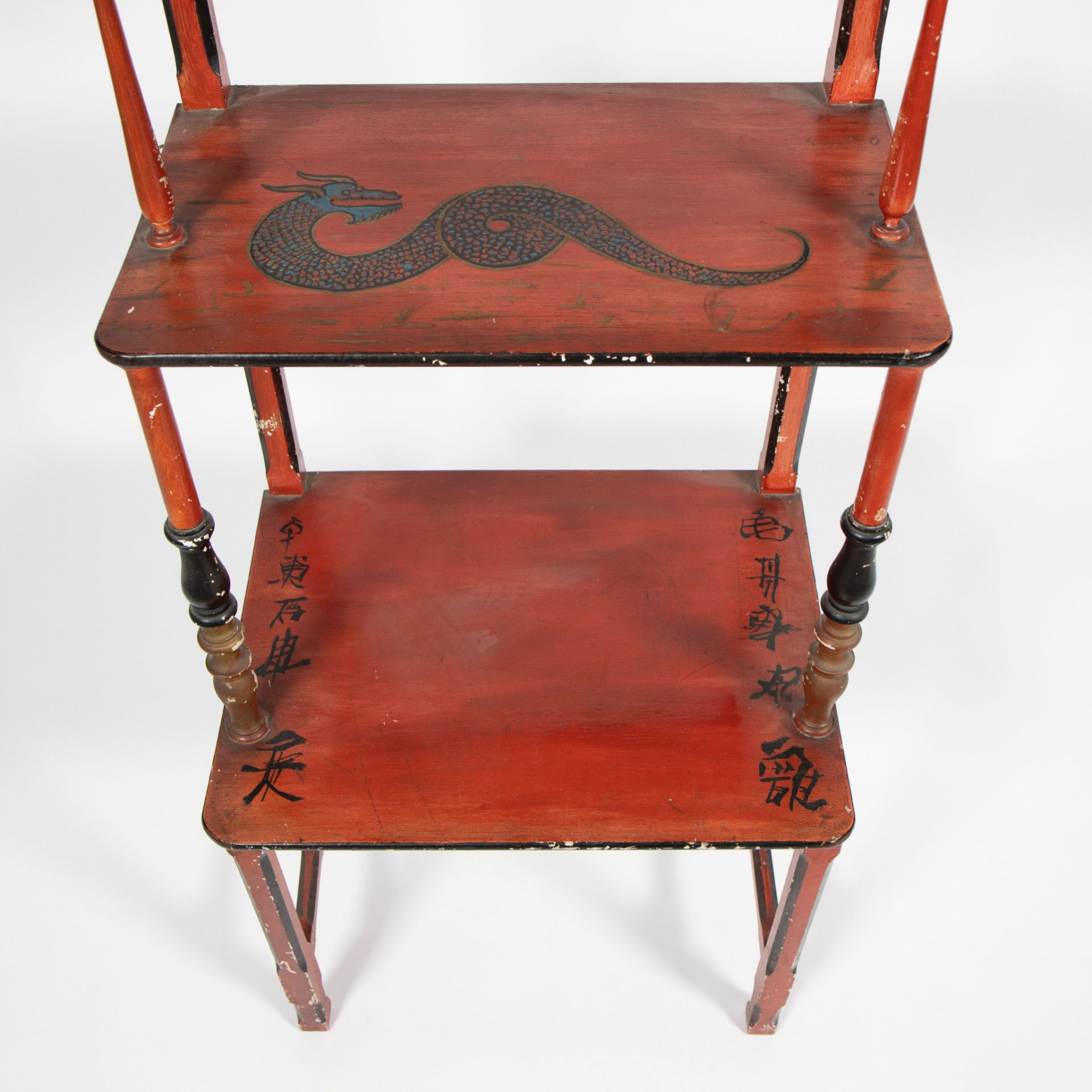 19th century Japanese étagère hand-painted with Mount Fuji and dragon decor. - Image 3 of 7