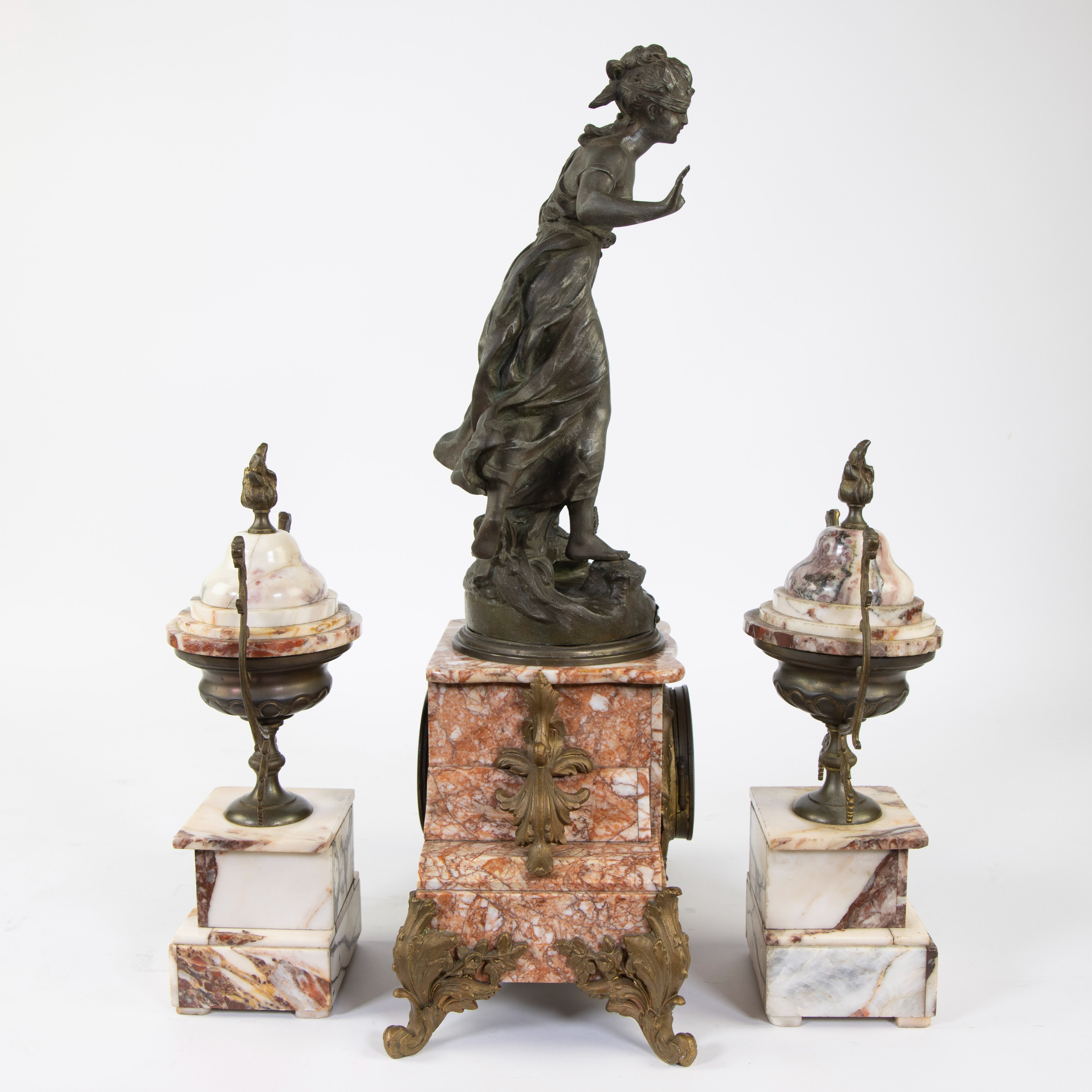 French 3 piece marble mantel clock, bronze Badinage, Hippolyte MOREAU, signed Savery, 19th century - Image 5 of 5