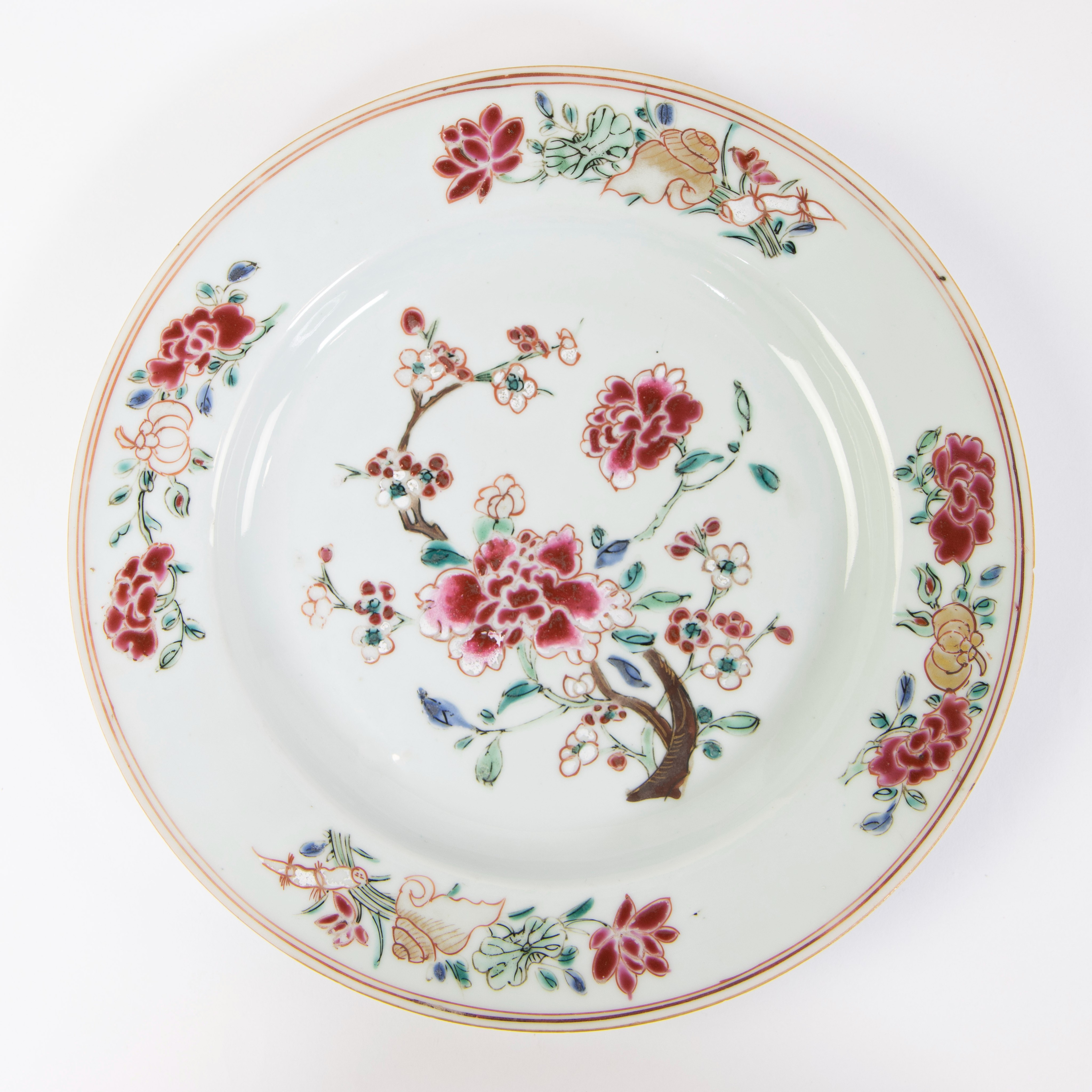 Lot of 5 Chinese famille rose plates, 18th century - Image 16 of 18