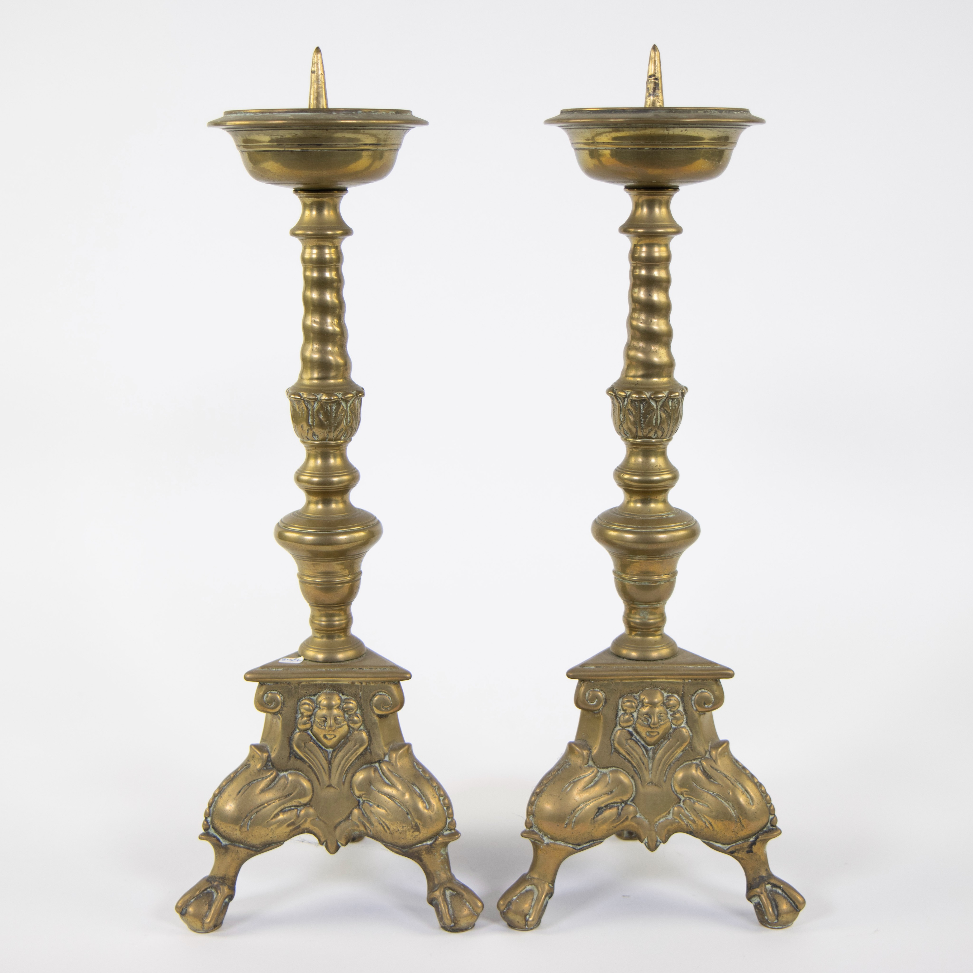 Pair of brass candlesticks decorated with cherub heads, Renaissance, 17th century - Image 3 of 4