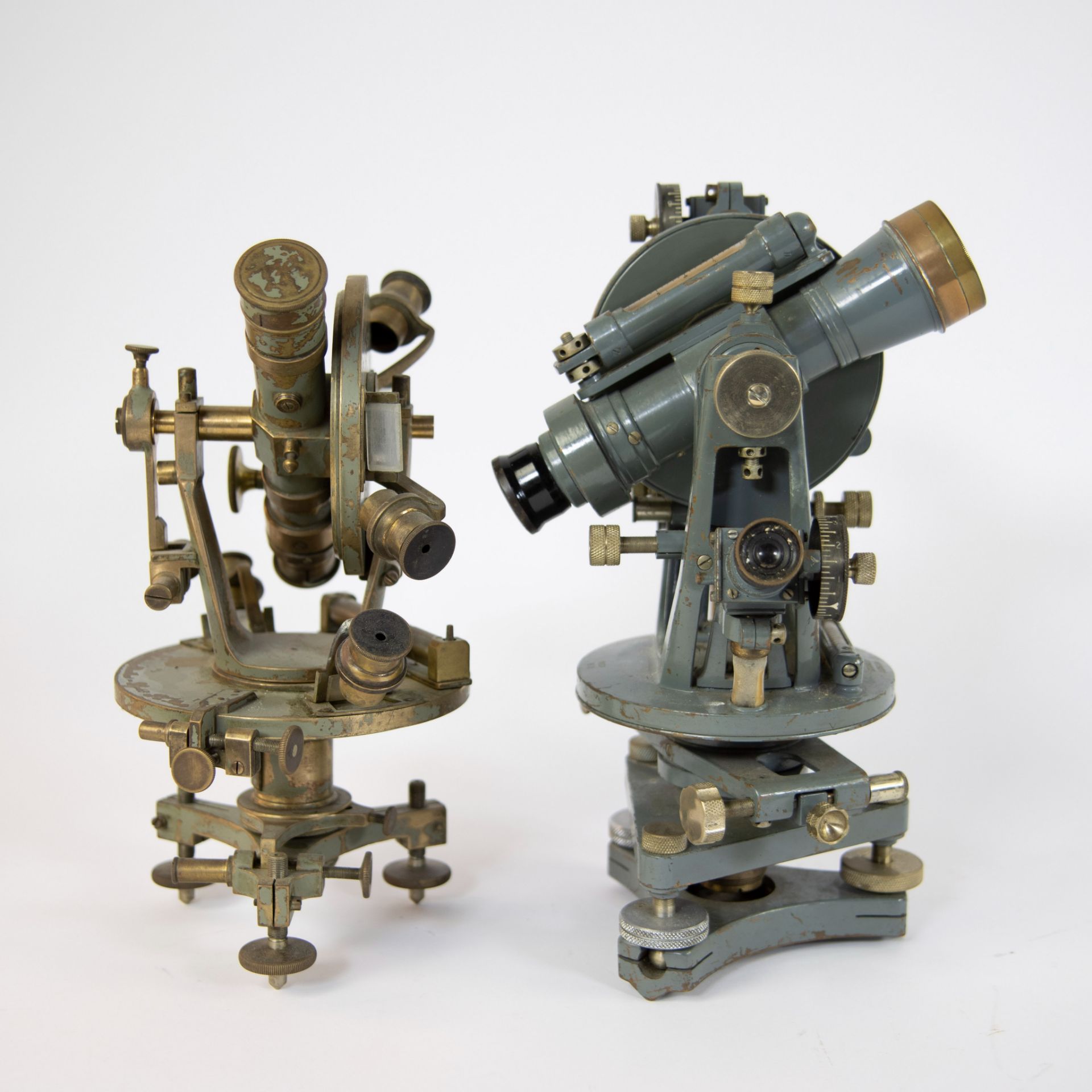 Two topographical instruments in bronze Stanley London and A. Berthelémy Ponthus - Le petit Paris - Image 2 of 6