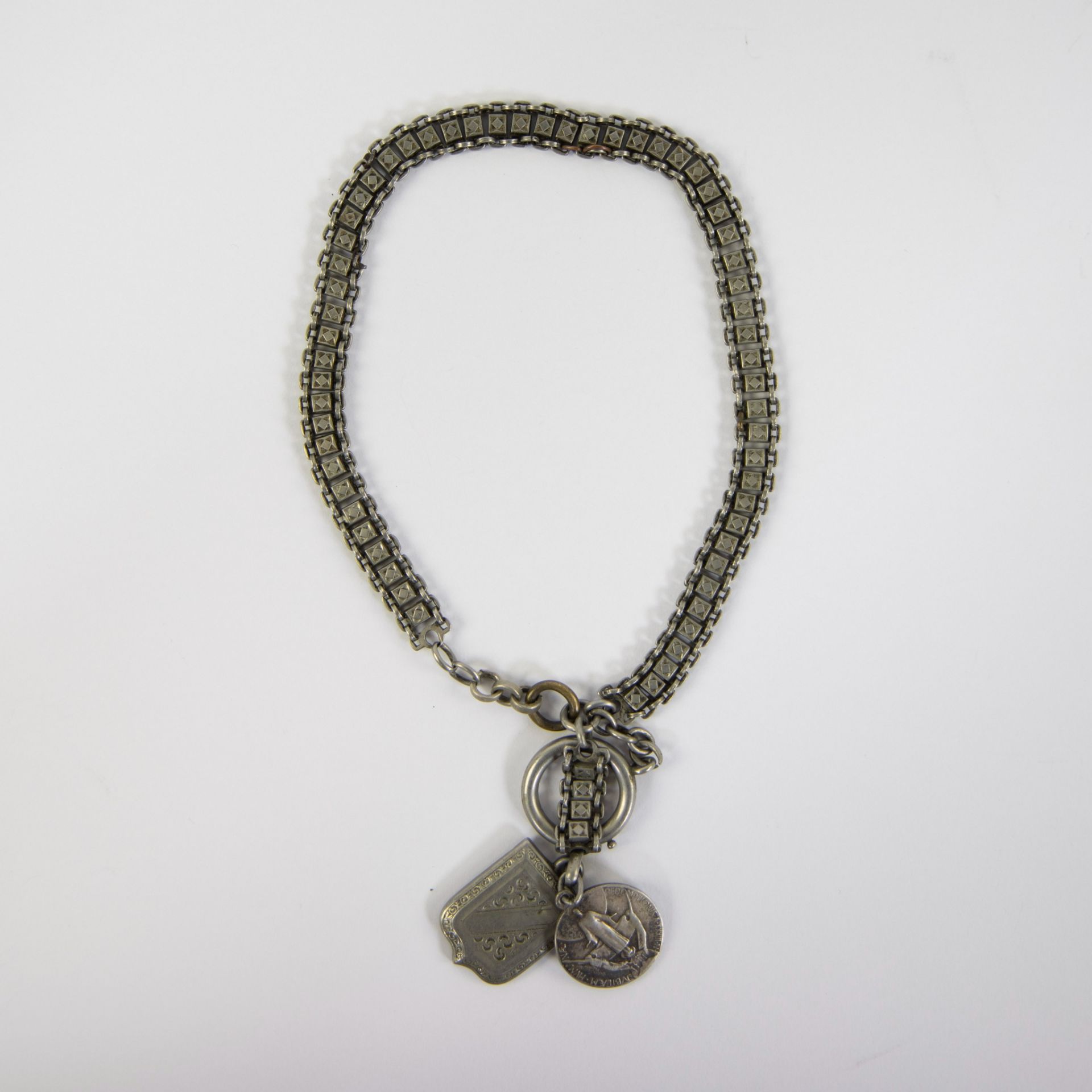 Watch chain in silver, brooch and perfume bottle - Bild 3 aus 8