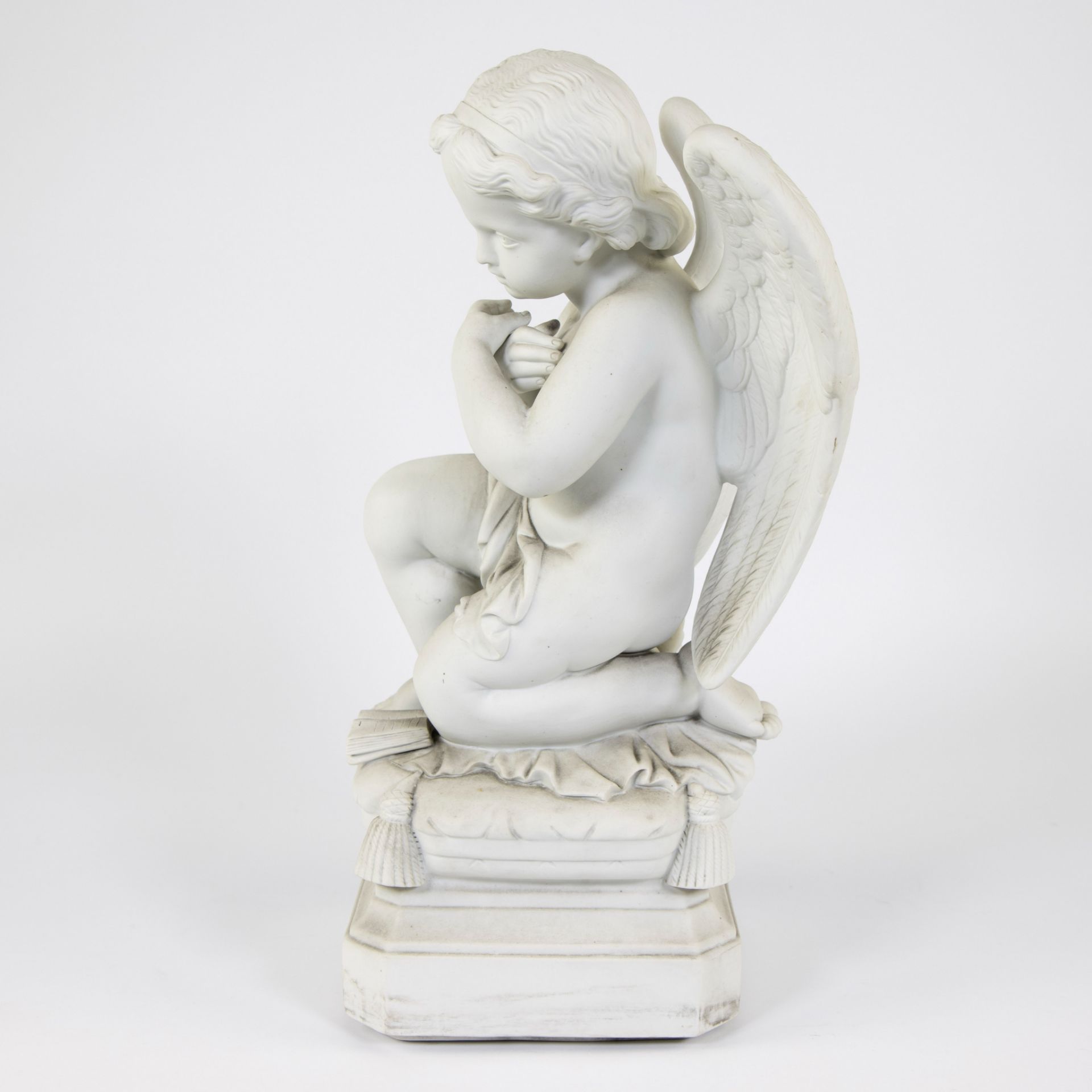 Porcelaine De France VTM, kneeling angel, marked - Image 2 of 5