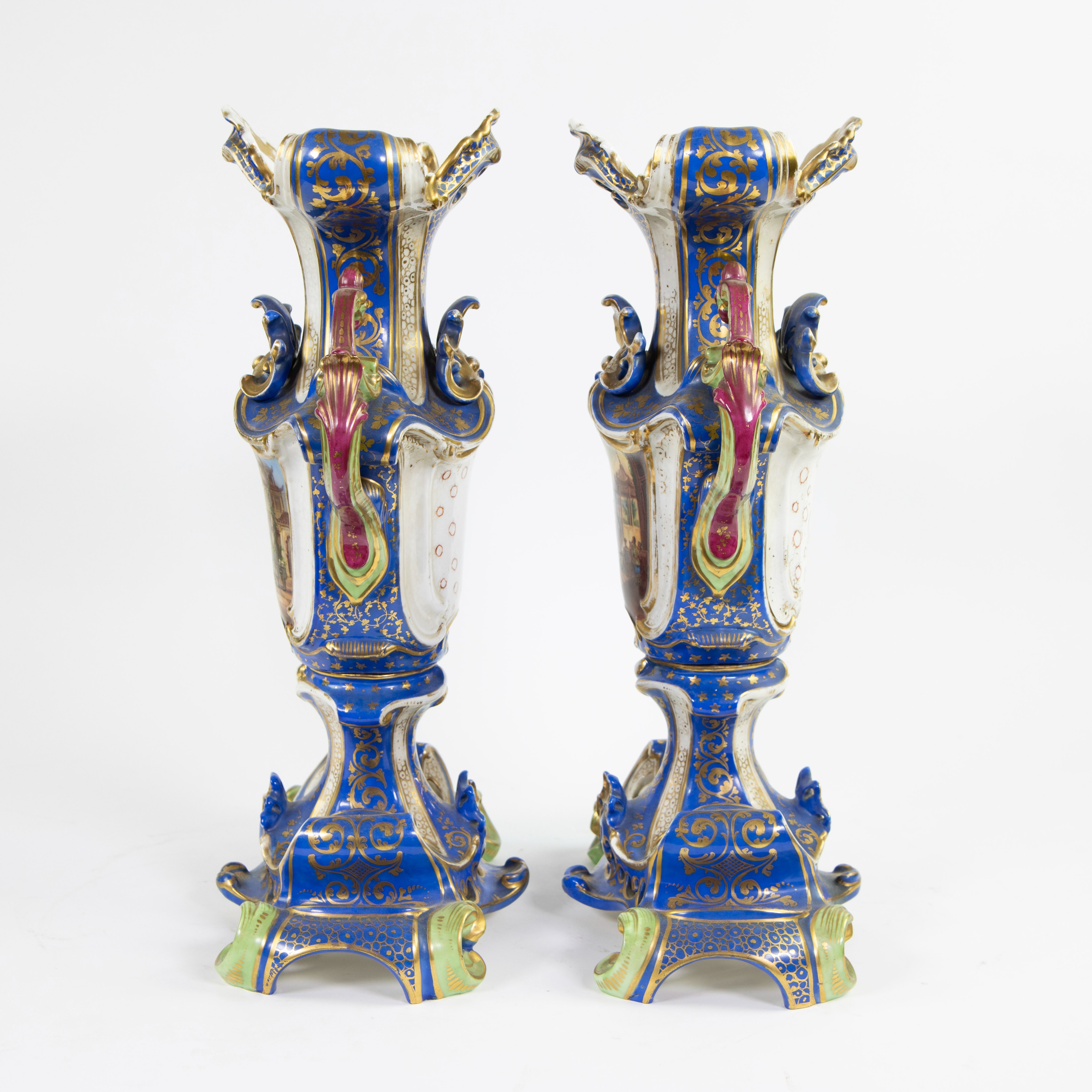 A pair of handpainted porcelain vases in the manner of Jacob Petit, Paris, France, ca 1850 - Image 2 of 5
