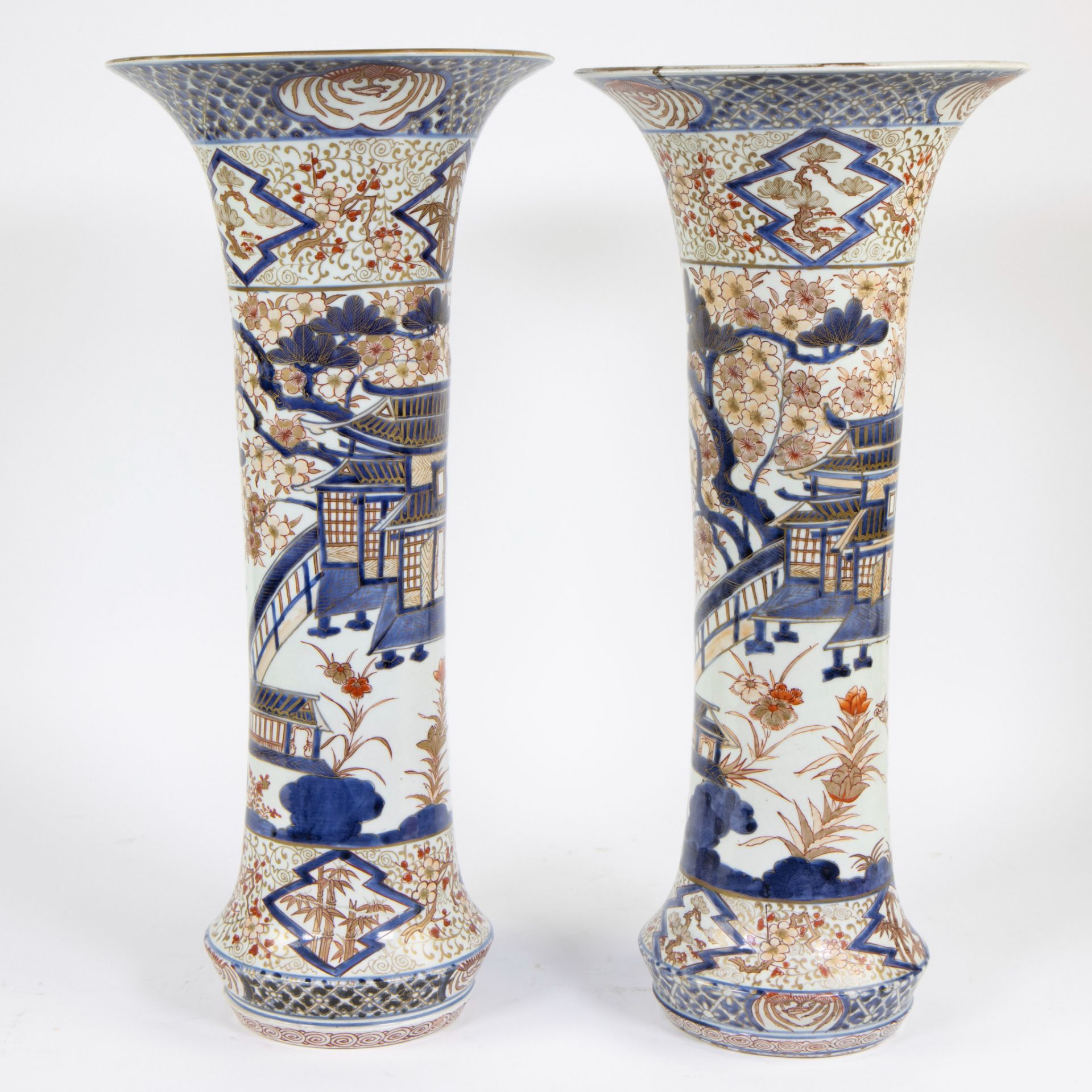 Pair of Japanese Imari vases Meiji period - Image 4 of 8