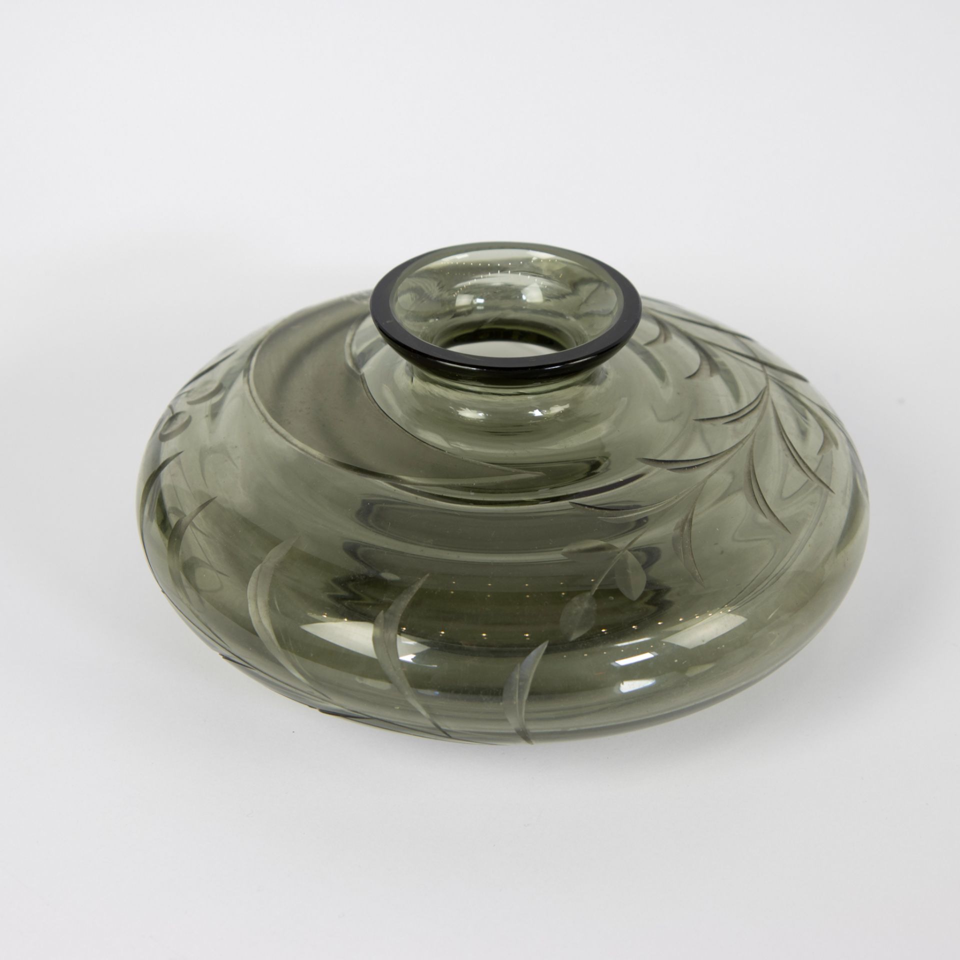 Lot glassware Art Deco ball vase and pique fleur Art Nouveau, green glass ornamental coupe in silver - Image 2 of 7