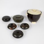 Collection of bakelite including a round bonbonnière with removable lid for chocolate of the Martoug