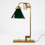 Art Deco desk lamp gold-coloured brass with coffee bean motif and green glass shade, 1930s.