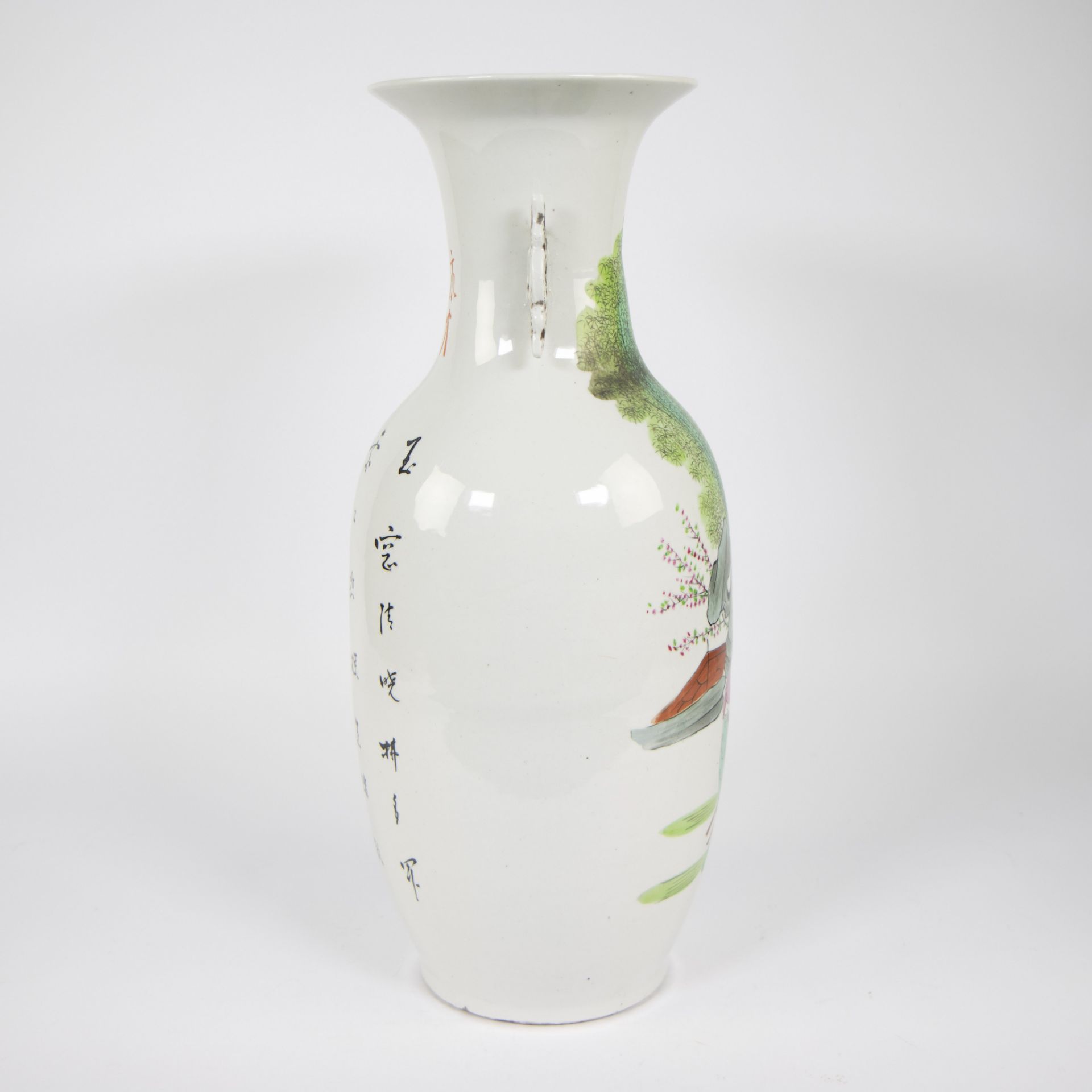 Chinese baluster vase famille rose ca 1900 - Image 4 of 6