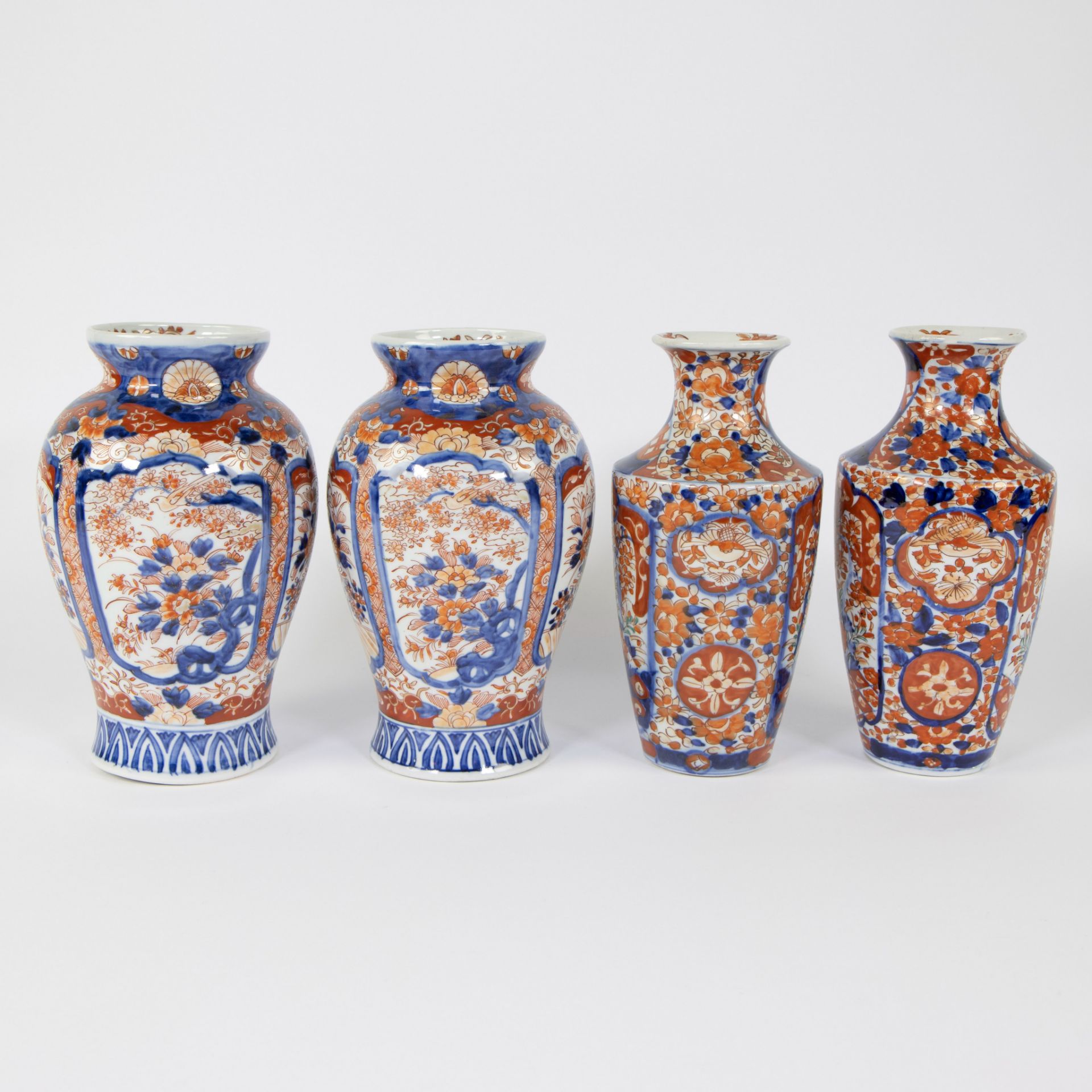 2 pairs of Japanese Imari vases, 19th century - Image 2 of 6