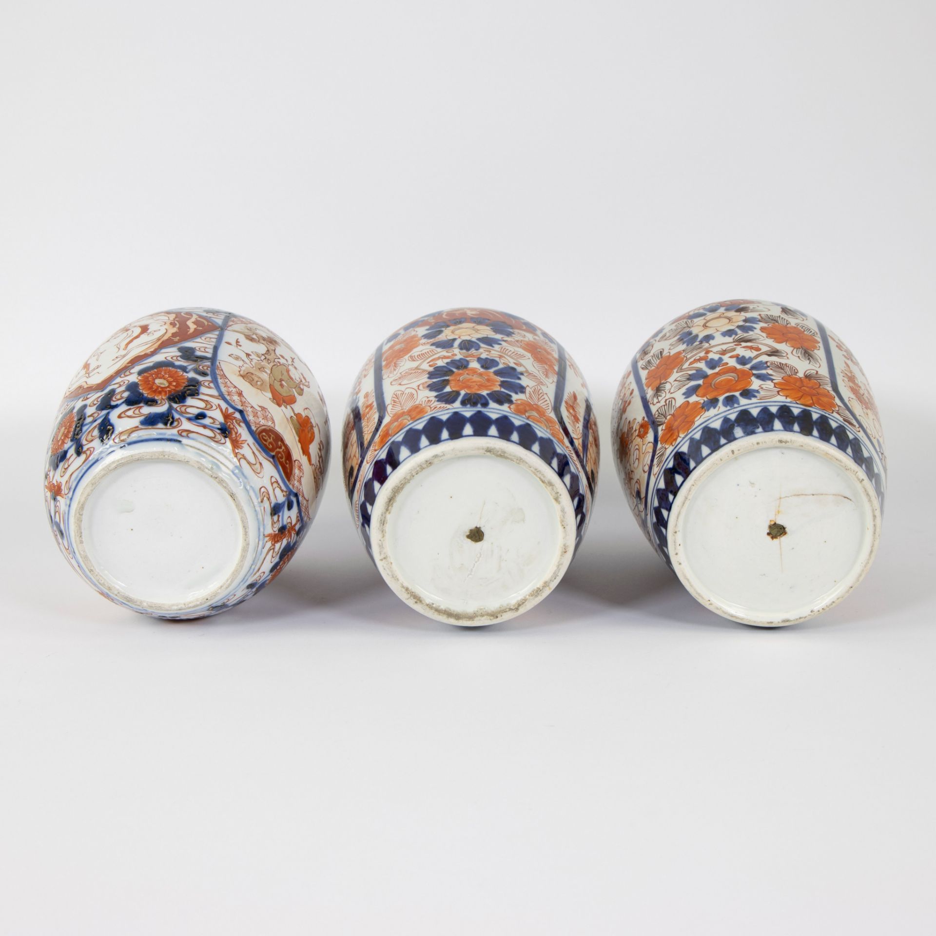 Pair of Japanese Imari lidded vases and one convex lidded vase, 19th century - Image 5 of 6