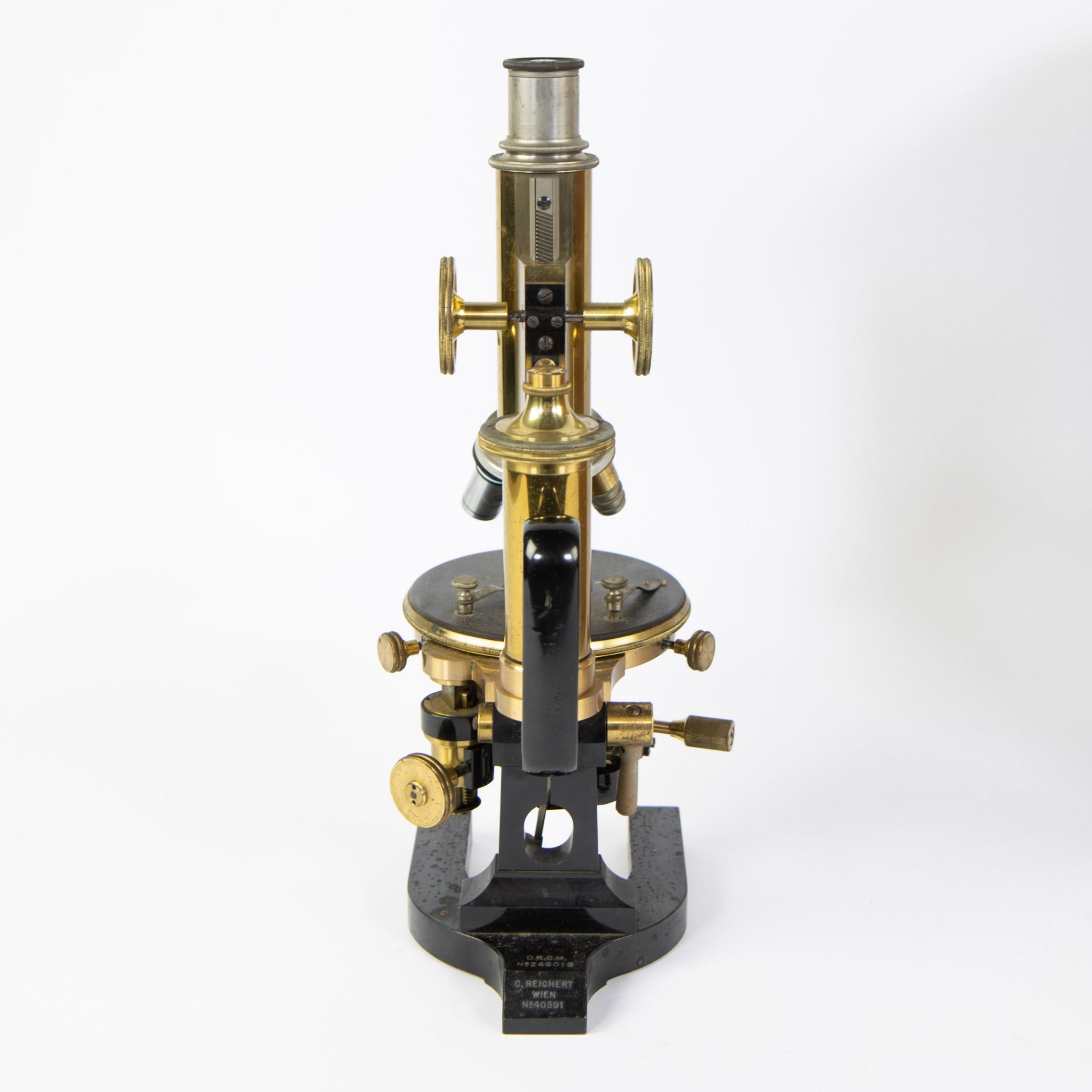 Microscope C. Reichert Wien n° 246019, DRGM in original wooden case, marked - Image 2 of 5