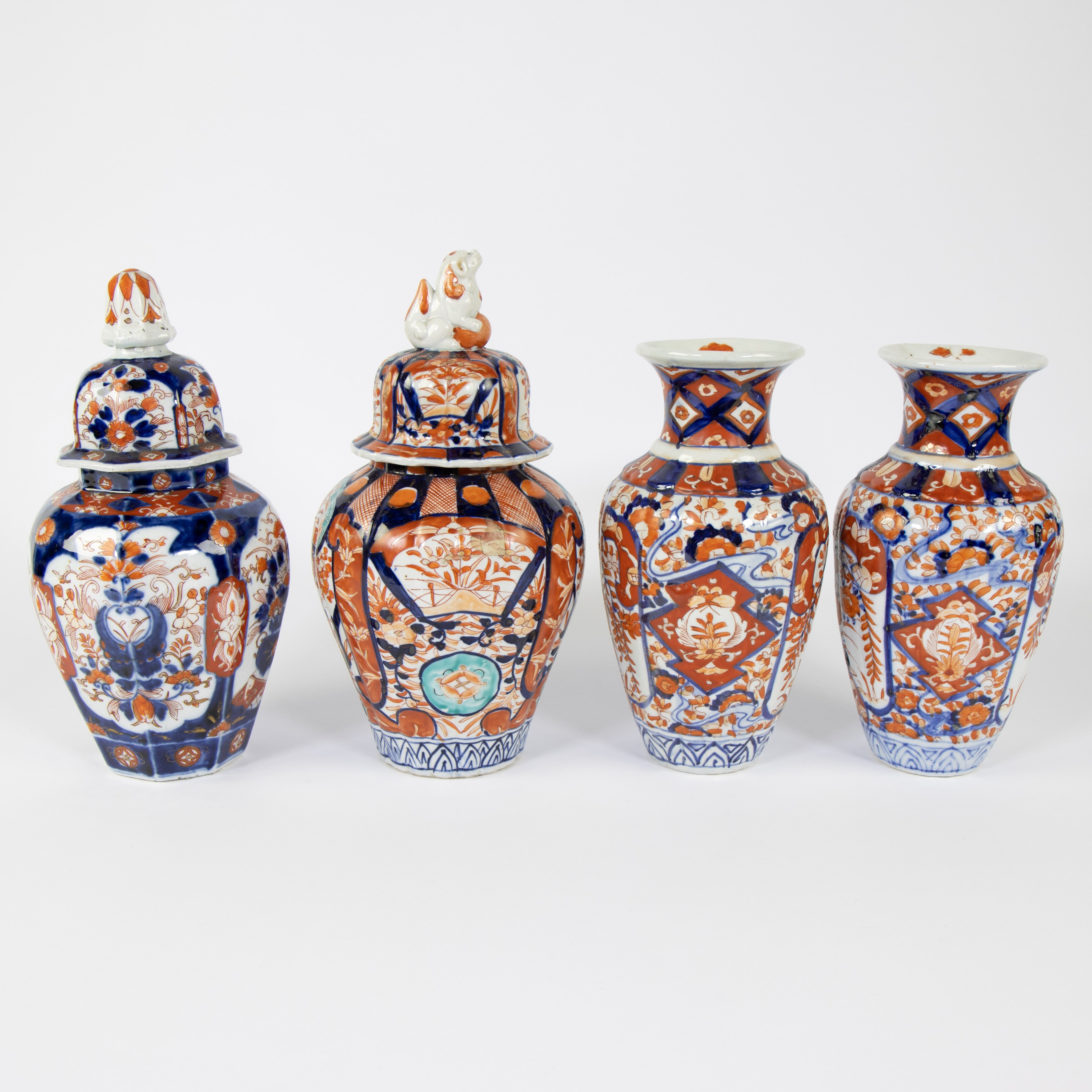 Pair of Japanese Imari vases and 2 lidded vases, 19th century - Image 3 of 6