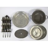 Large lot of tin 18th/19th century, dishes, spoon rack and bowl