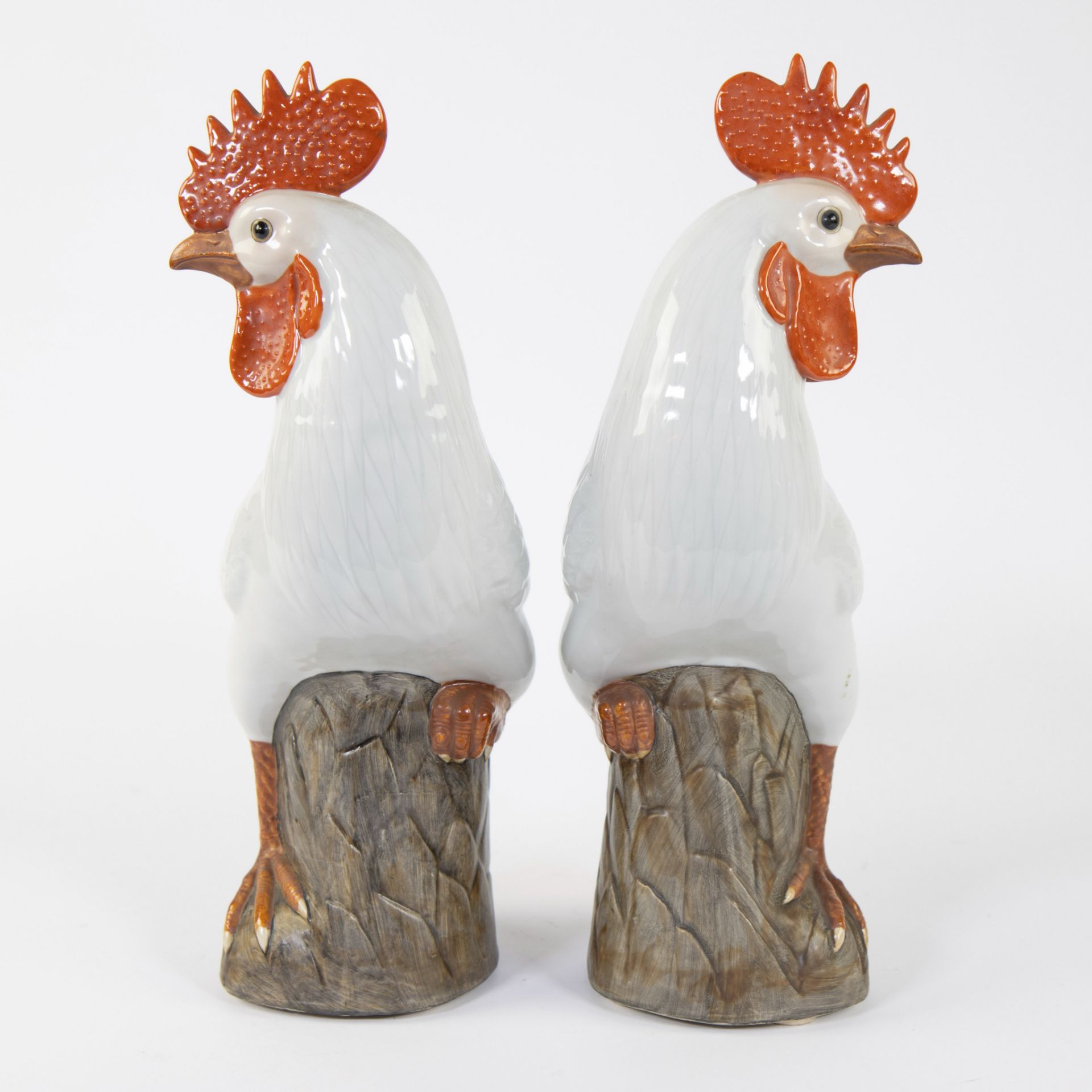 Pair of Chinese roosters in white ceramics, 20th century - Image 2 of 5