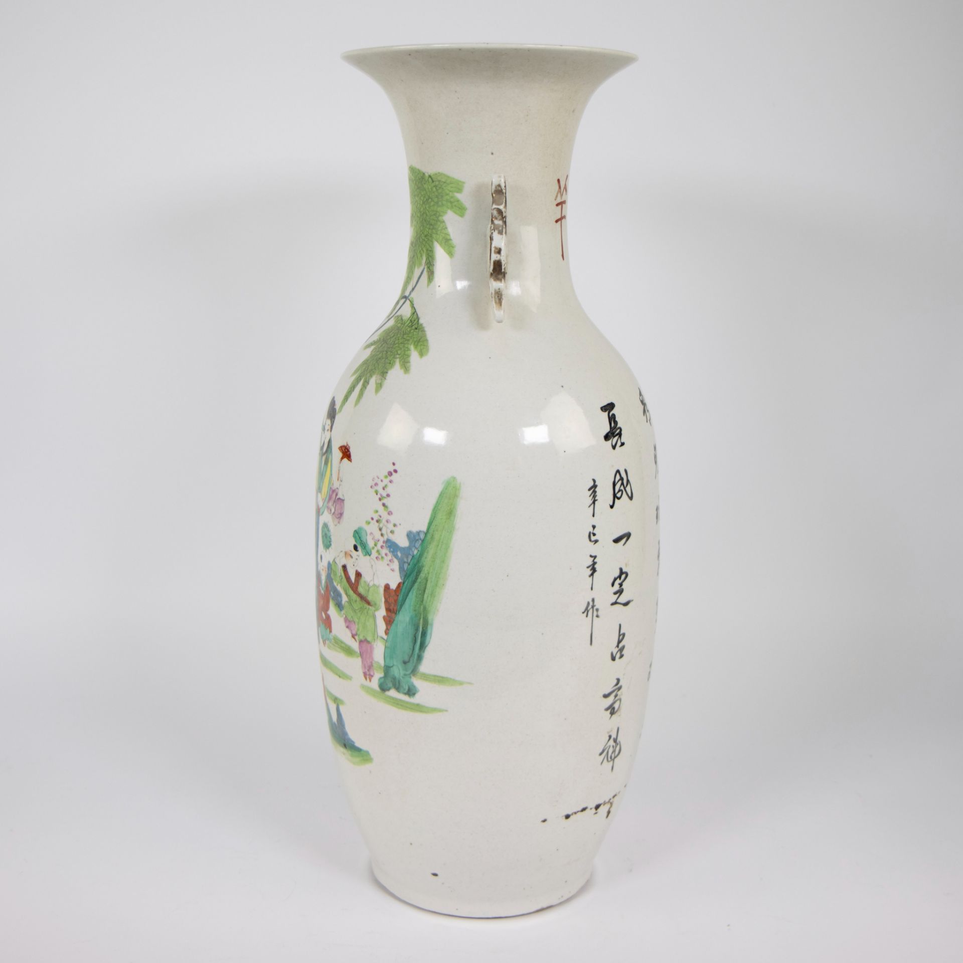 Chinese baluster vase famille rose ca 1900 - Image 2 of 7