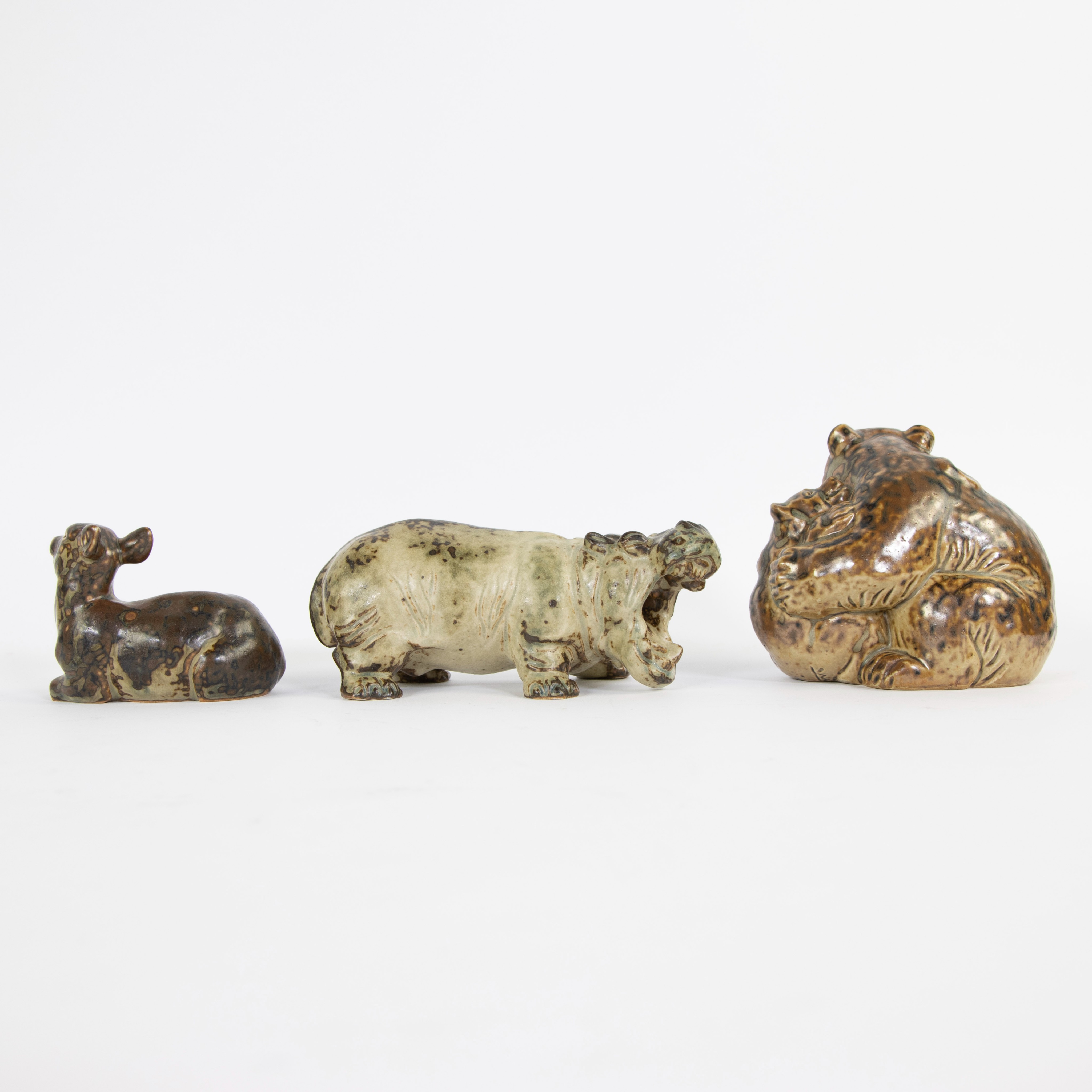 Lot Danish earthenware plate and 3 Royal Copenhagen figurines of animals, marked - Image 4 of 6