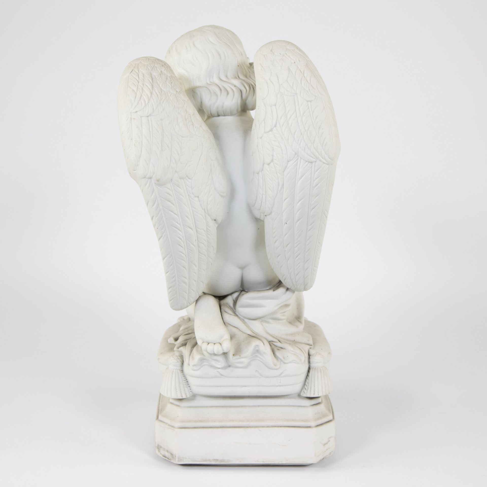 Porcelaine De France VTM, kneeling angel, marked - Image 3 of 5