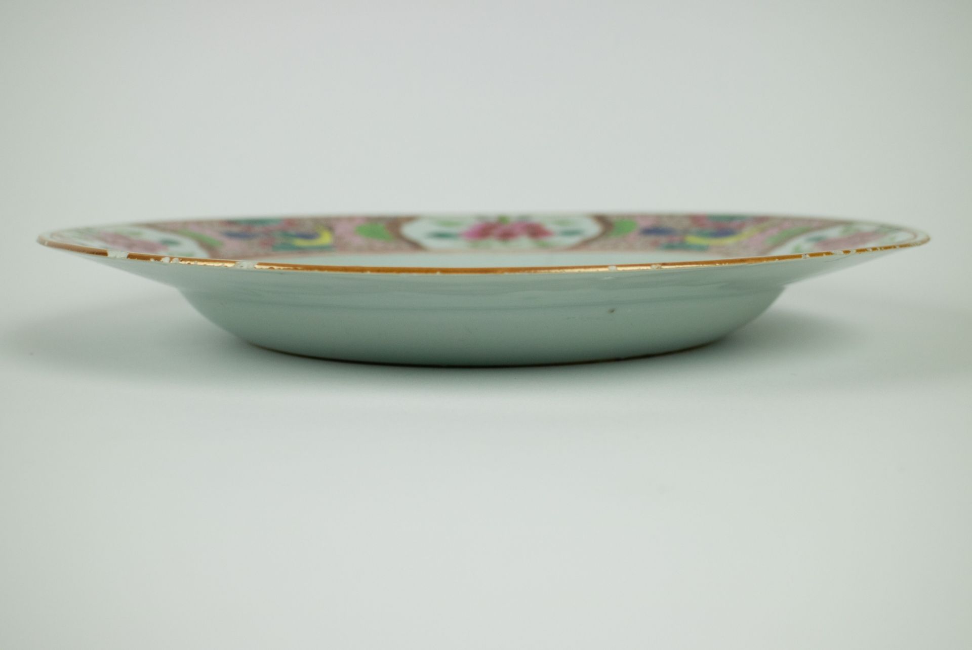 3 Chinese plates famille rose Qianlong - Image 5 of 9