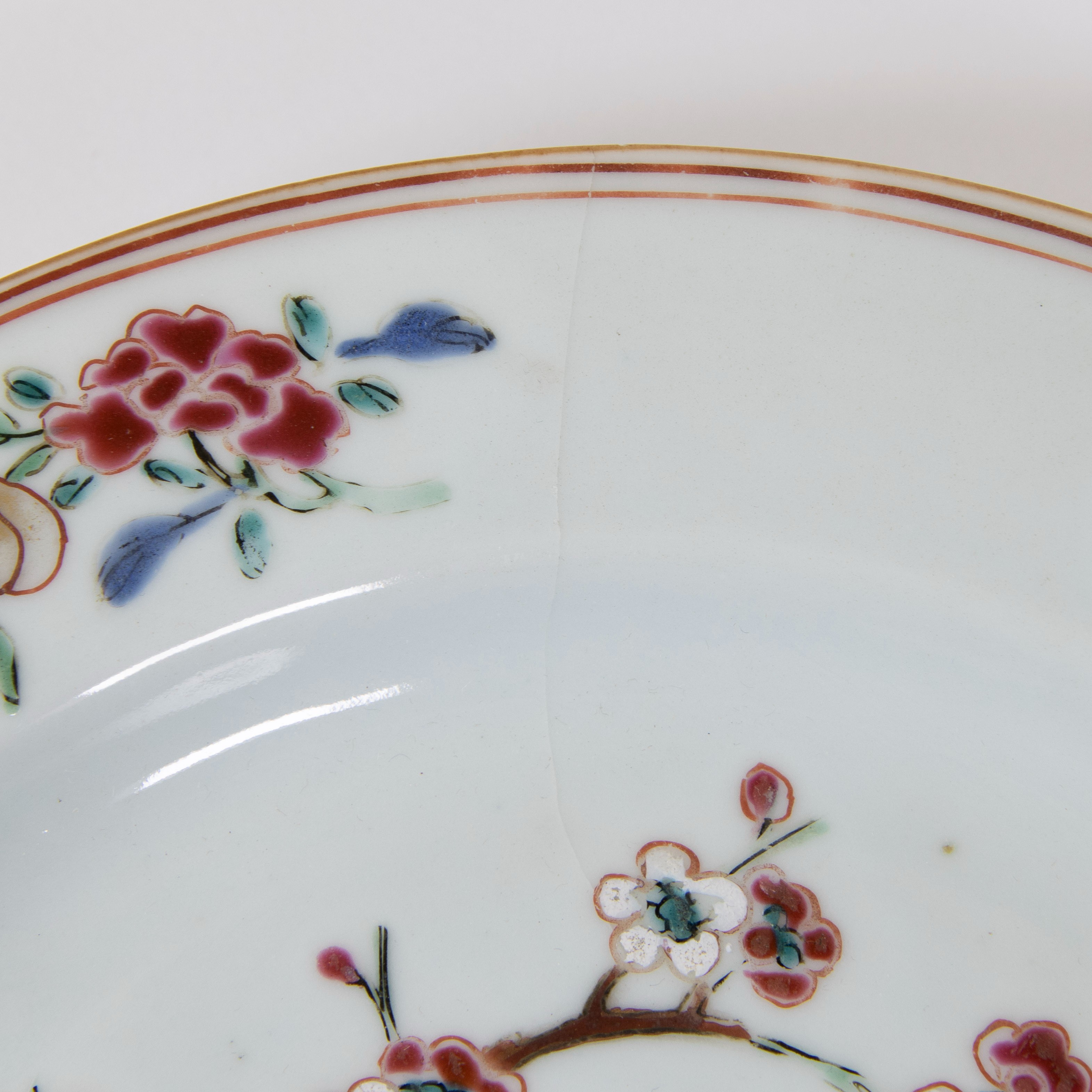Lot of 5 Chinese famille rose plates, 18th century - Image 3 of 18