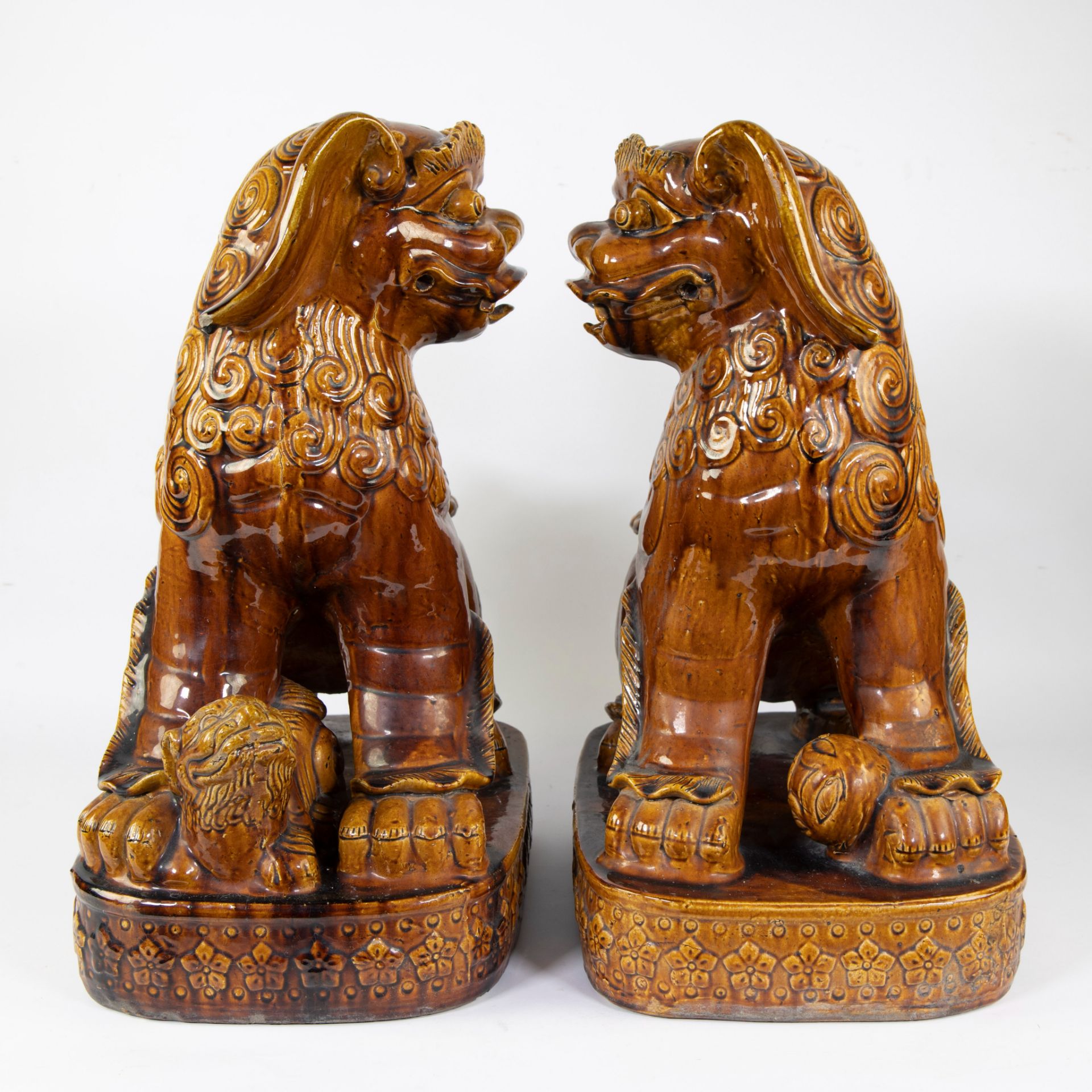 Pair of Vietnamese Foo dogs in glazed earthenware - Image 2 of 6