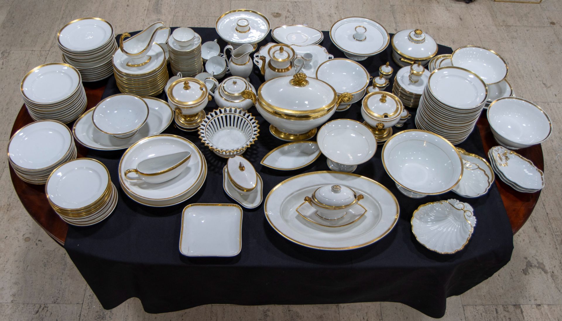 Porcelain dining and coffee service Empire and Empire style