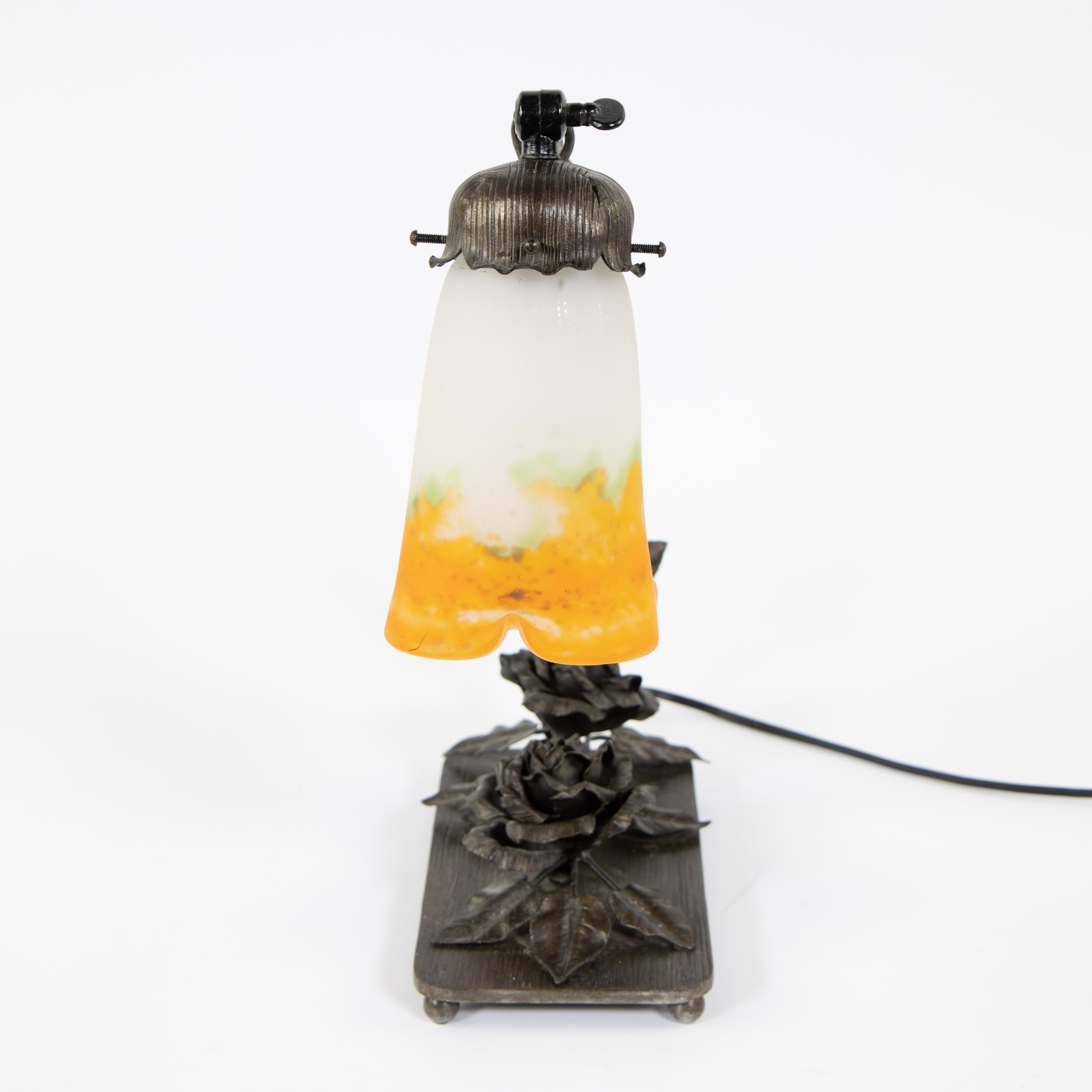 Art Deco table lamp in wrought iron with glass paste shade, circa 1920 - Image 2 of 4