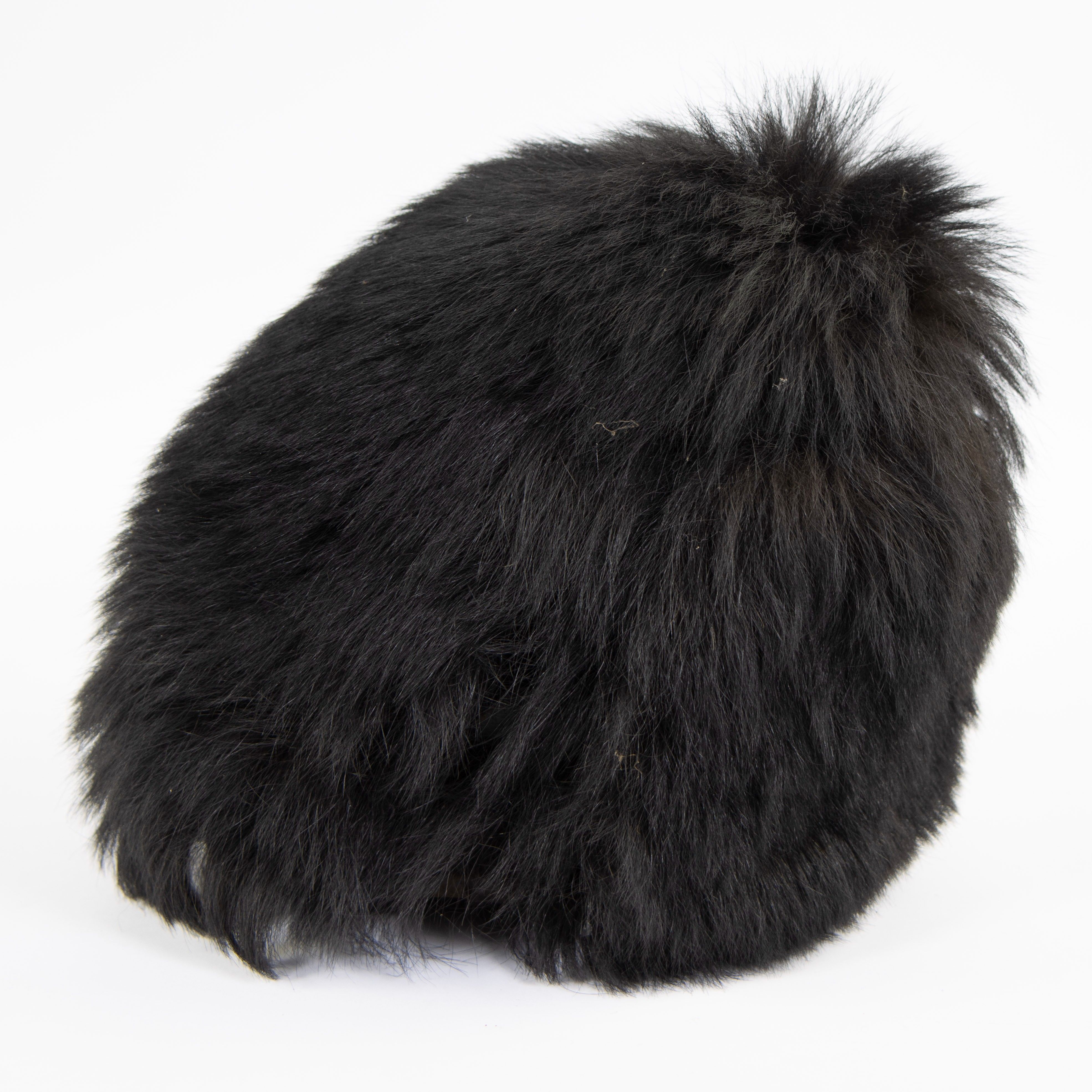 English bearskin circa 1950 - Image 2 of 5