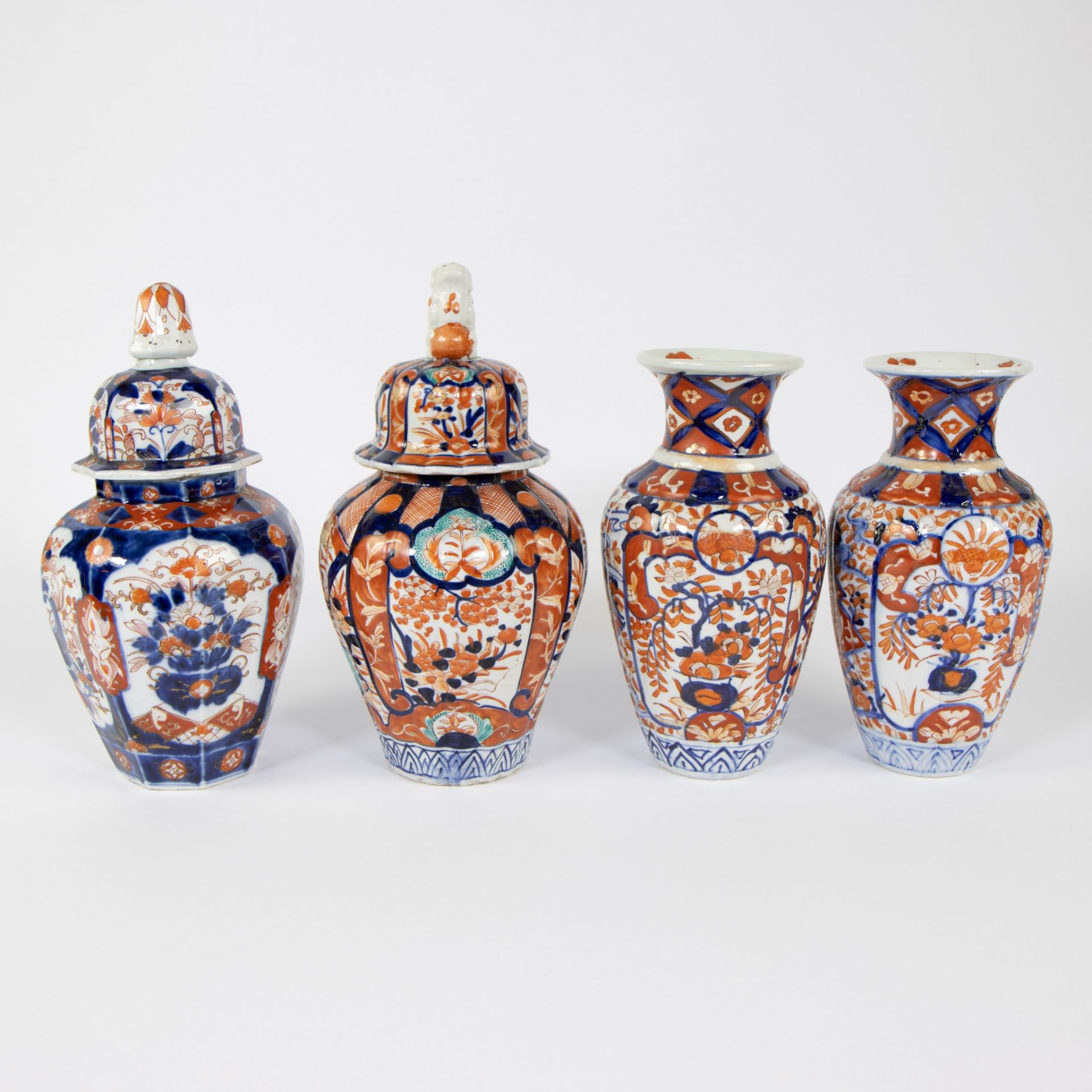 Pair of Japanese Imari vases and 2 lidded vases, 19th century - Image 4 of 6