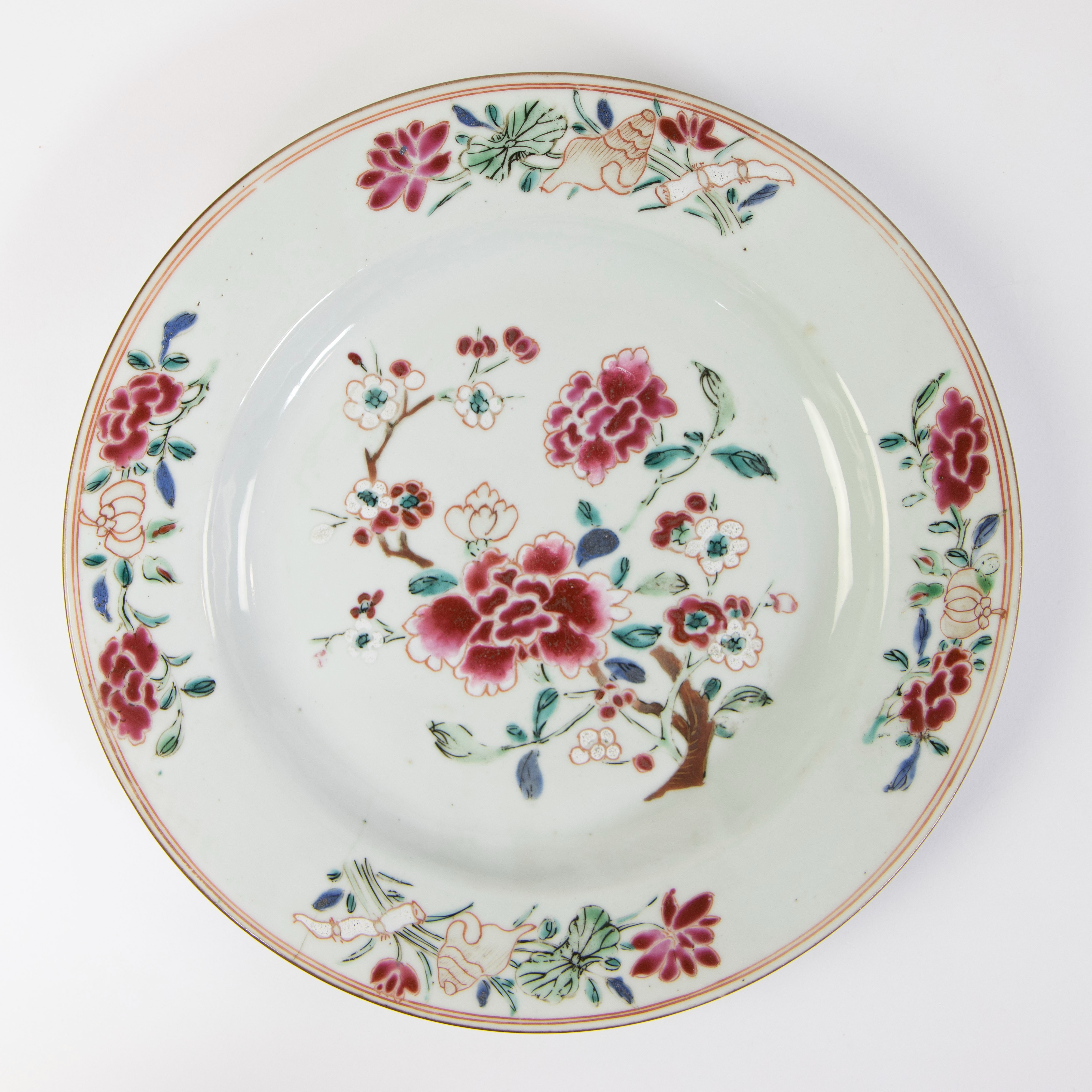 Lot of 5 Chinese famille rose plates, 18th century - Image 12 of 18