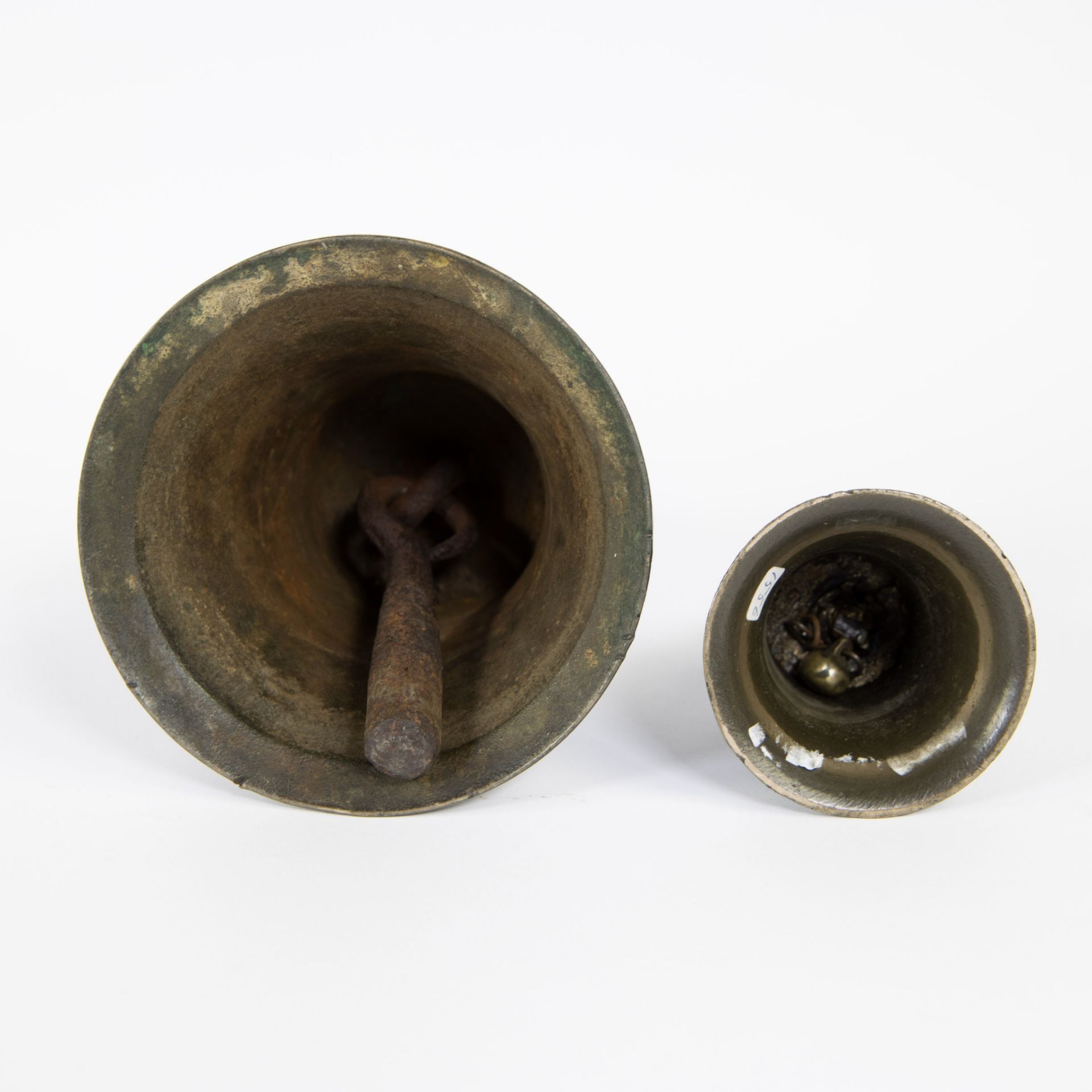 Large bronze bell and small bell dated 1556 - Bild 5 aus 5