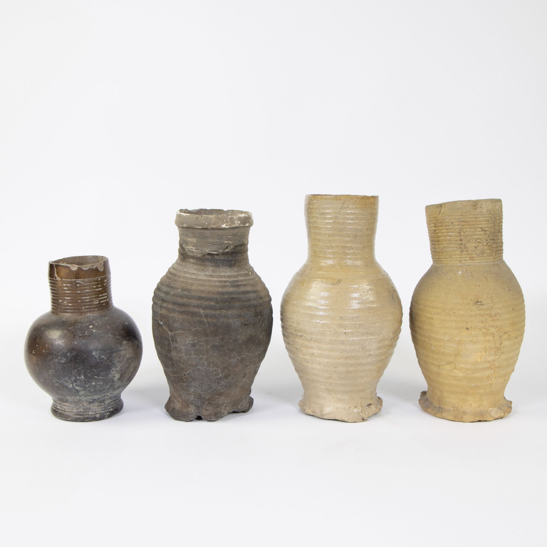 Collection of archaeological stoneware 13th to 15th century, oa jug Siegburg 13th and 14th century - Bild 2 aus 5