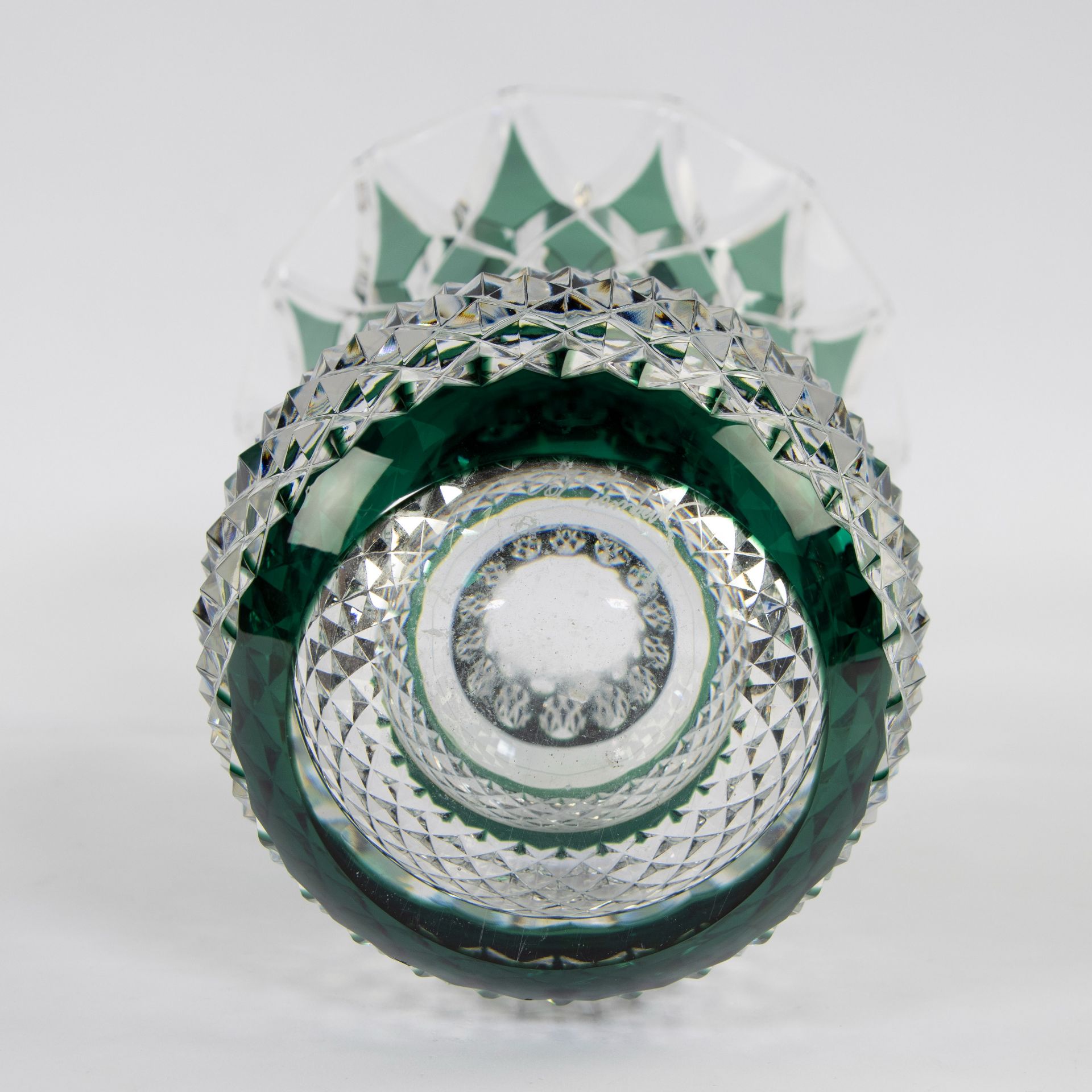 VAL SAINT LAMBERT colorless and green cut crystal vase with diamond cut decor model OMAR, signed - Image 5 of 5