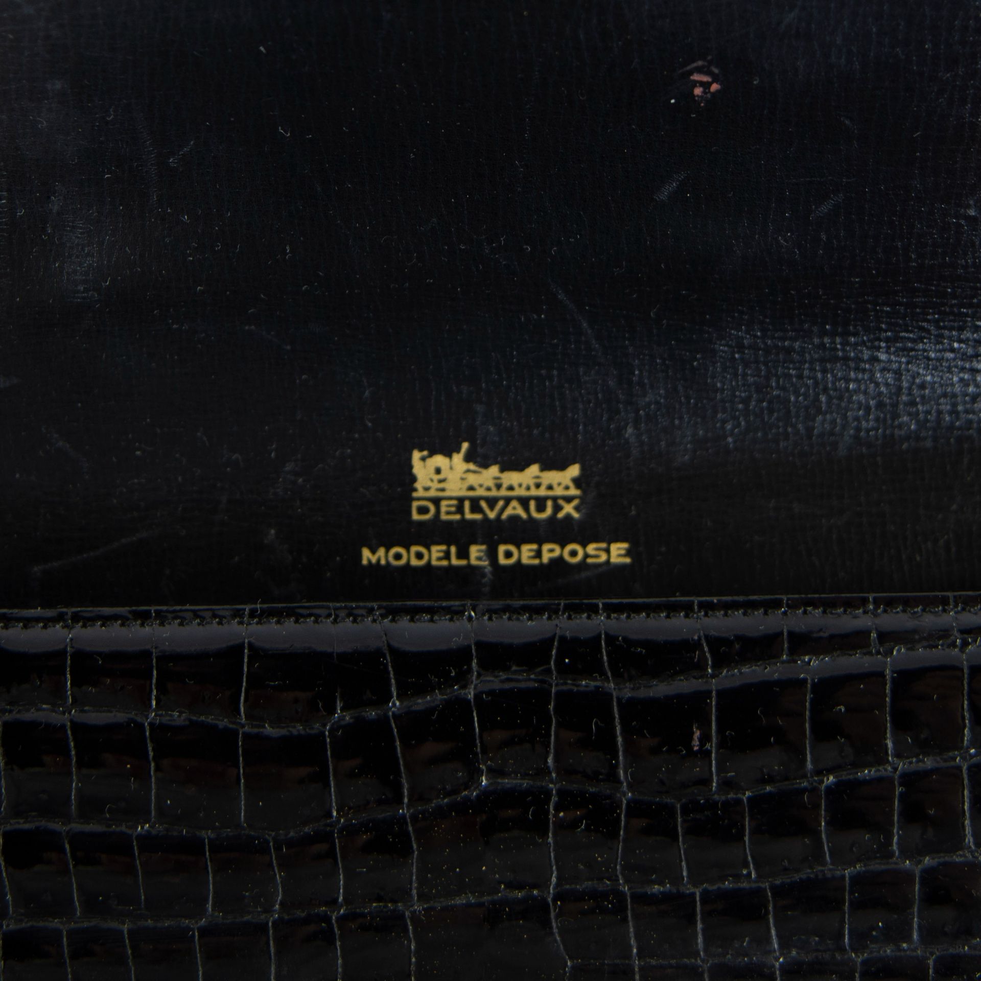 Vintage Delvaux pochette in crocodile - Image 5 of 5