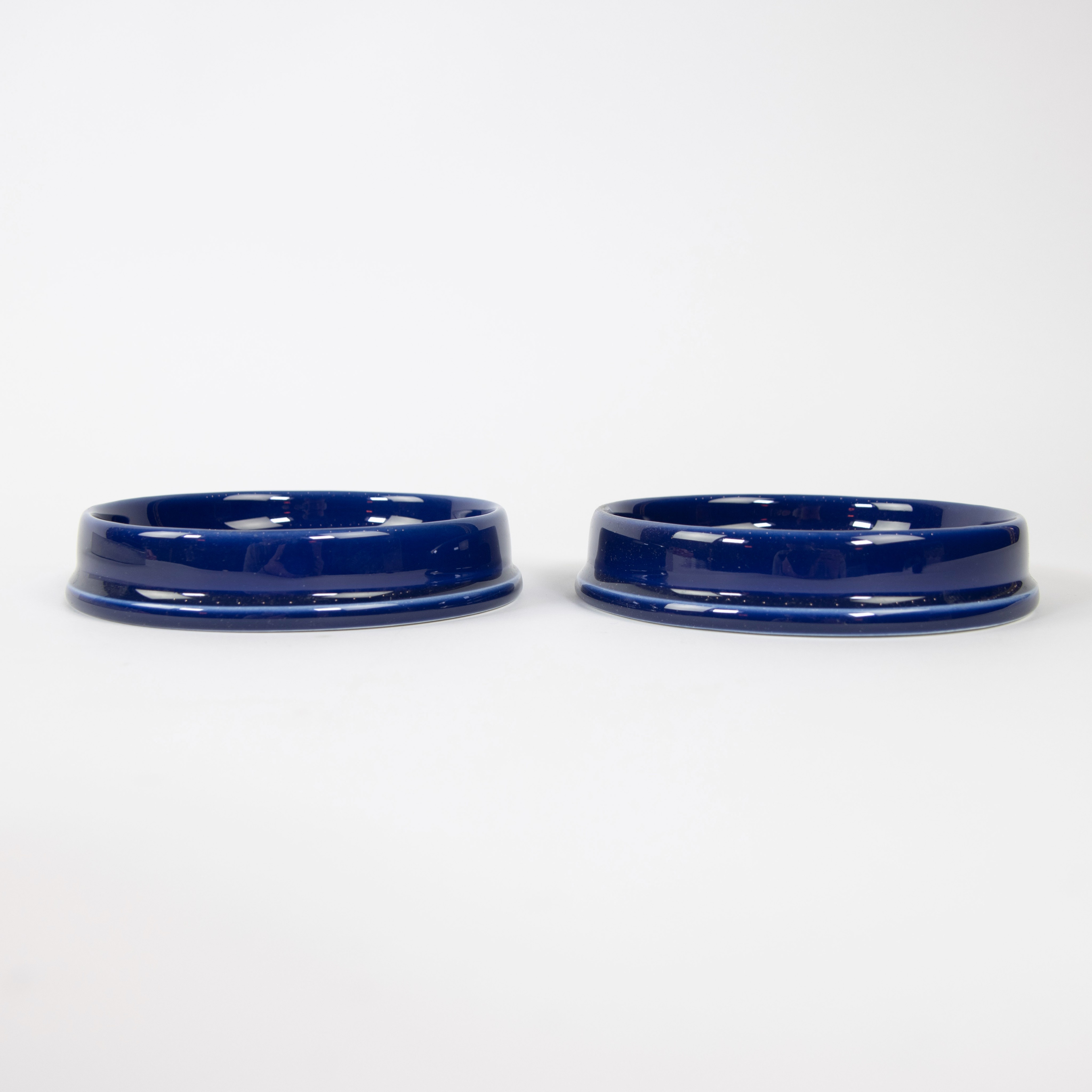 Arne JACOBSEN (1902-1971) Royal Dish blauw (2) in original box. Limited edition Unique Interieur Cop - Image 2 of 3