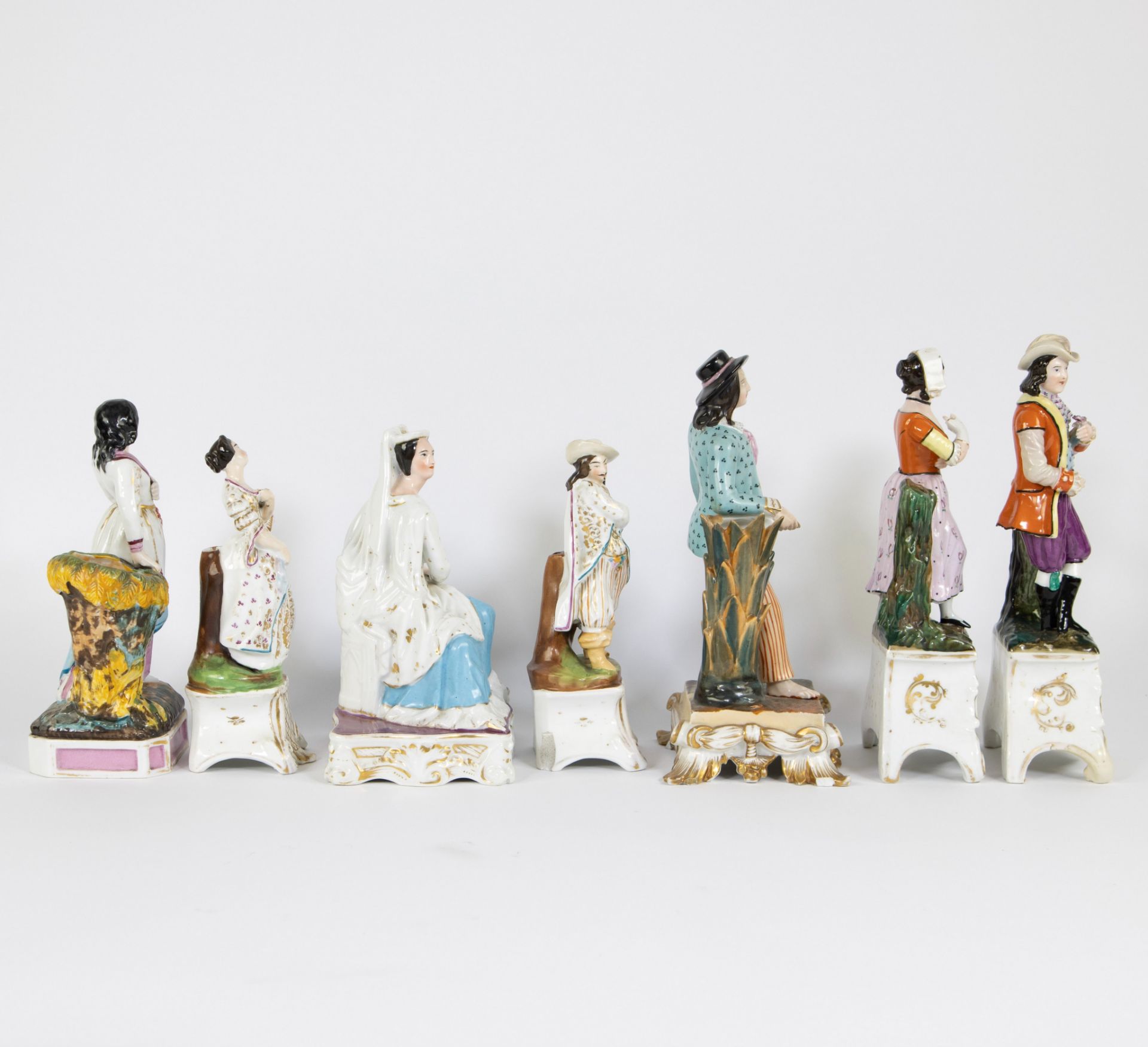 Lot of porcelain polychrome figurines - Bild 4 aus 5