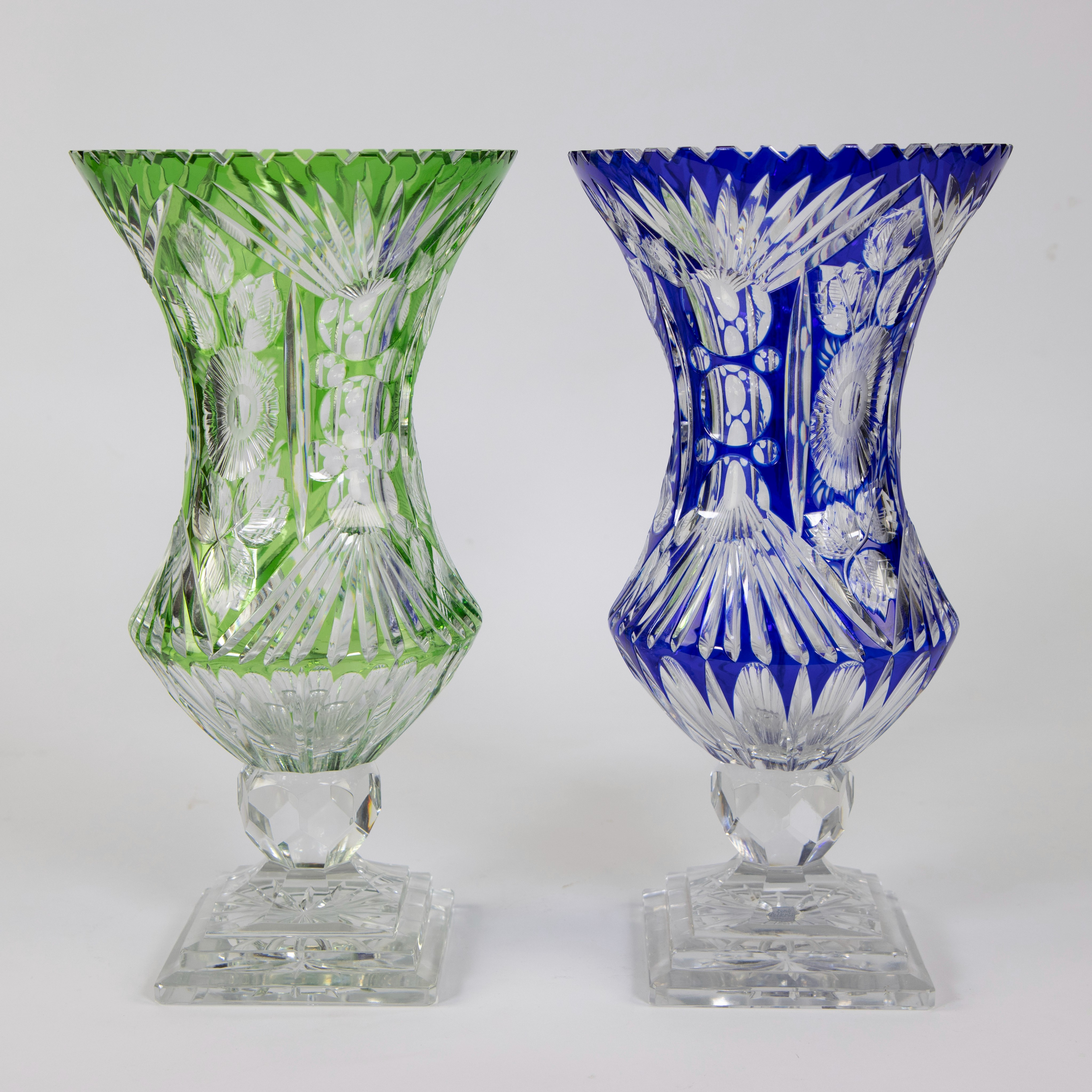 Collection of 2 Bohemian crystal vases light green and cobalt blue - Image 4 of 4