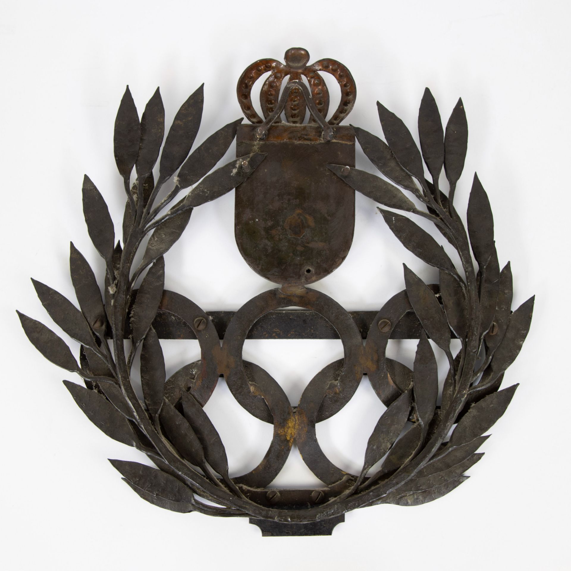 Cast iron emblem of the car of the sports driver of the winner André Rossel, Ghent Wevelgem 1951 - Image 2 of 2