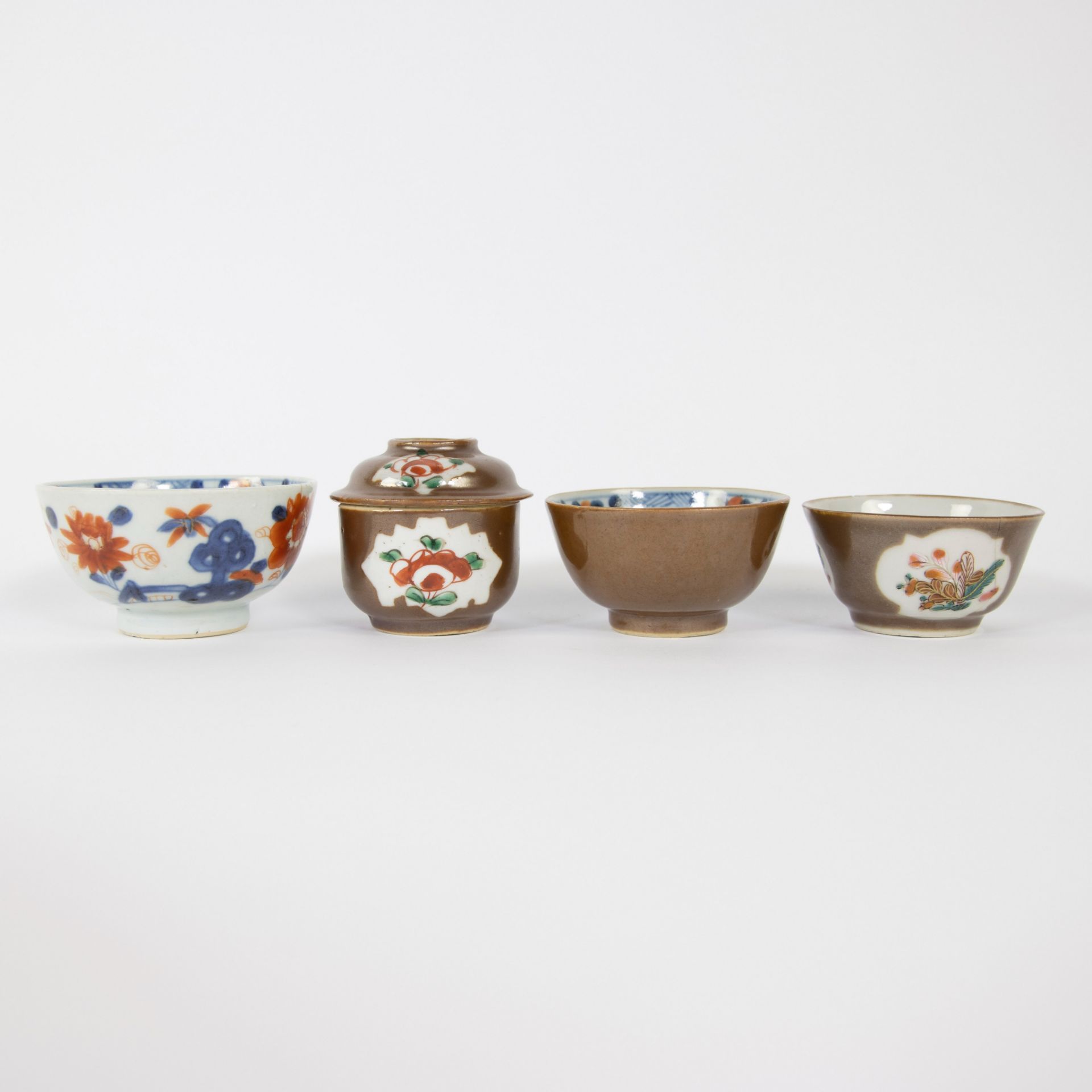 A set of Chinese batavia brown cups and saucers, one Imari cup and 2 plates blue/white, 18th C. - Image 4 of 11