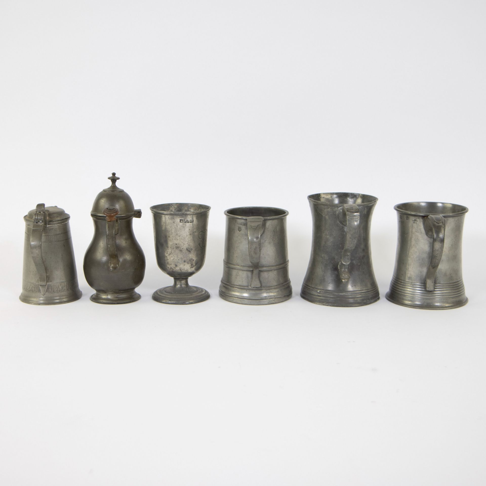 Large collection of pewter pitchers and beer pots, 18th/19th century - Image 5 of 10