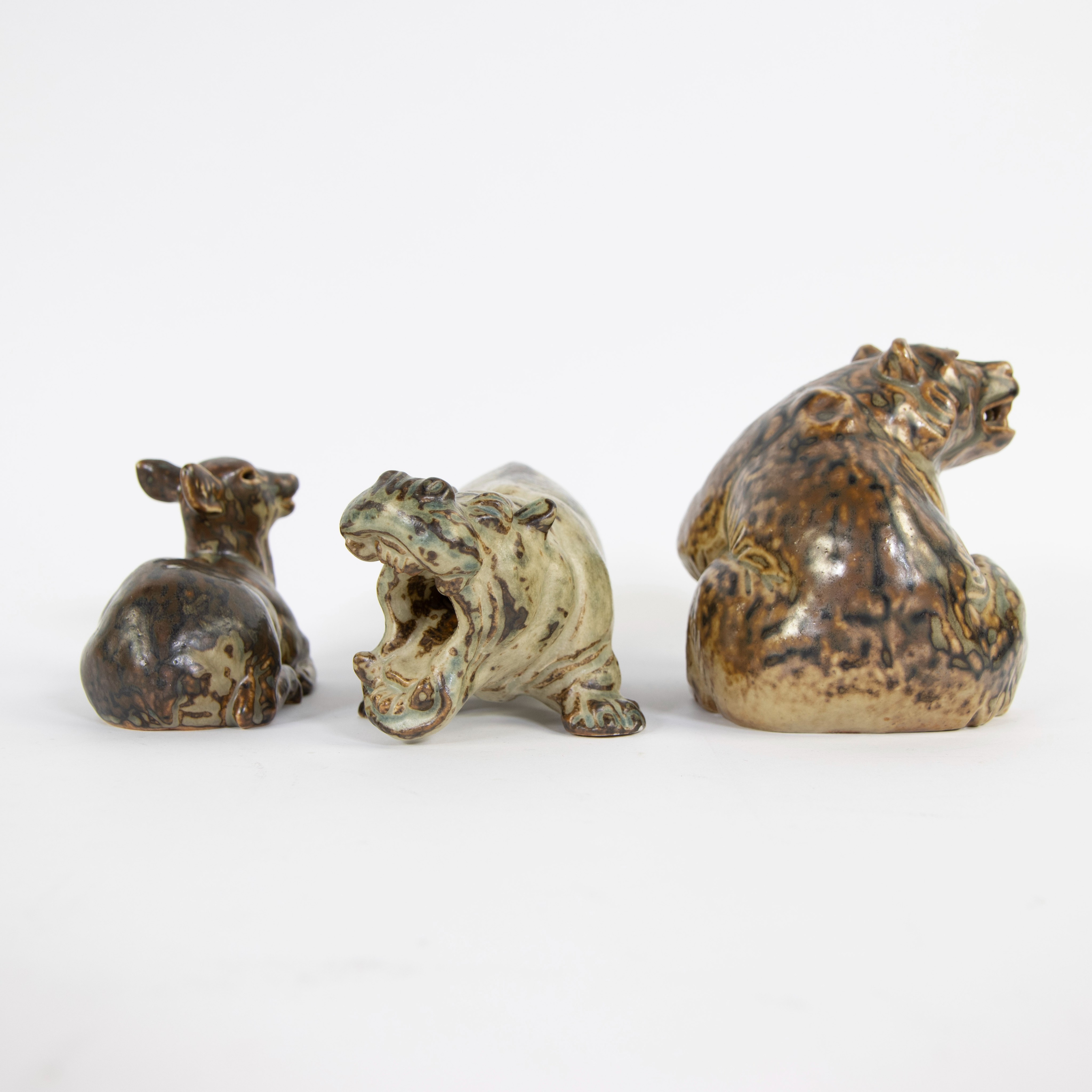 Lot Danish earthenware plate and 3 Royal Copenhagen figurines of animals, marked - Image 5 of 6