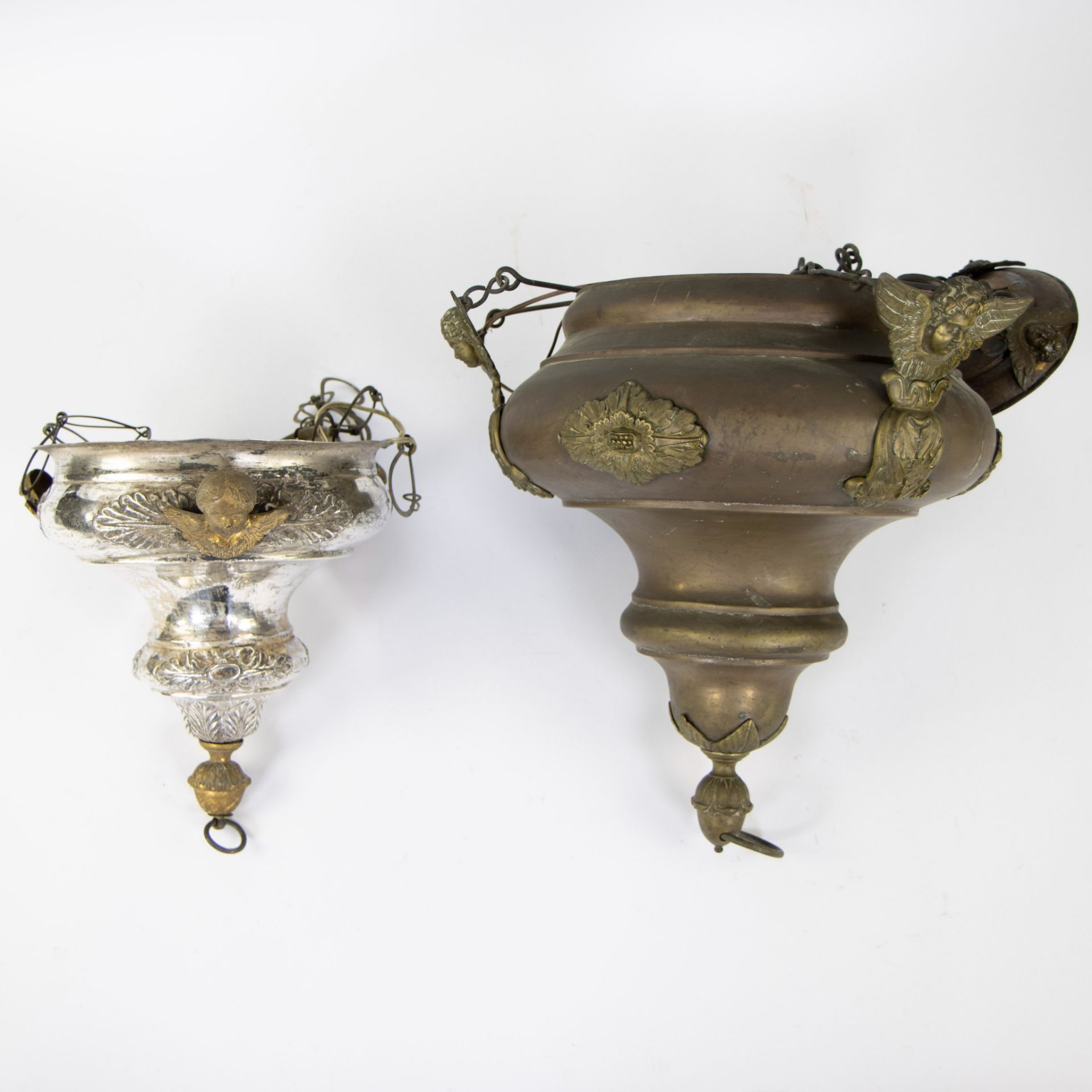 Collection of 2 God lamps 19th century, 1 silvered lamp - Bild 2 aus 4