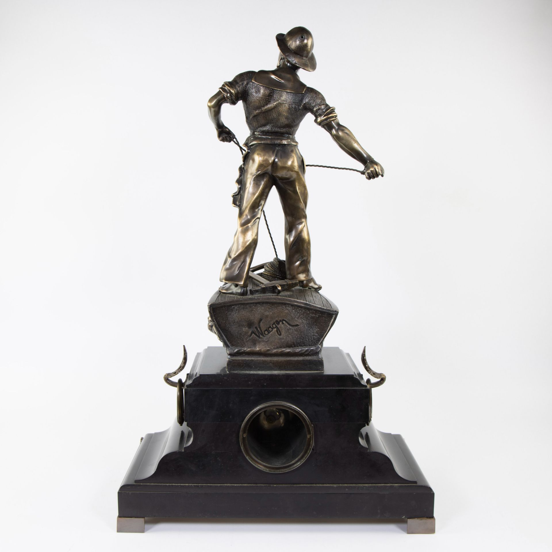 Marble clock with sculpture in spelter "Secours" 19th century by Arthur WAAGEN, signed - Image 5 of 7