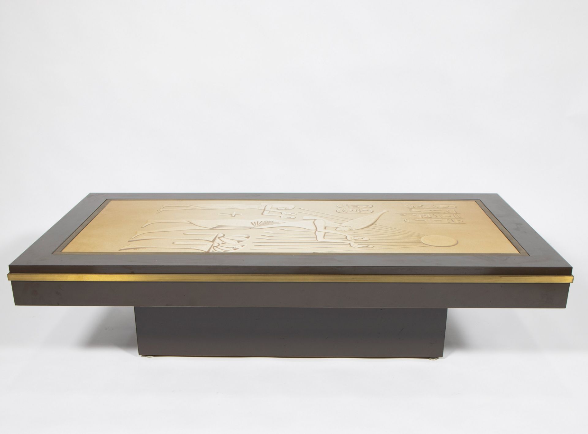 Vintage coffee table from the 1970s with Egyptian decor, marked Denisco. - Image 3 of 4