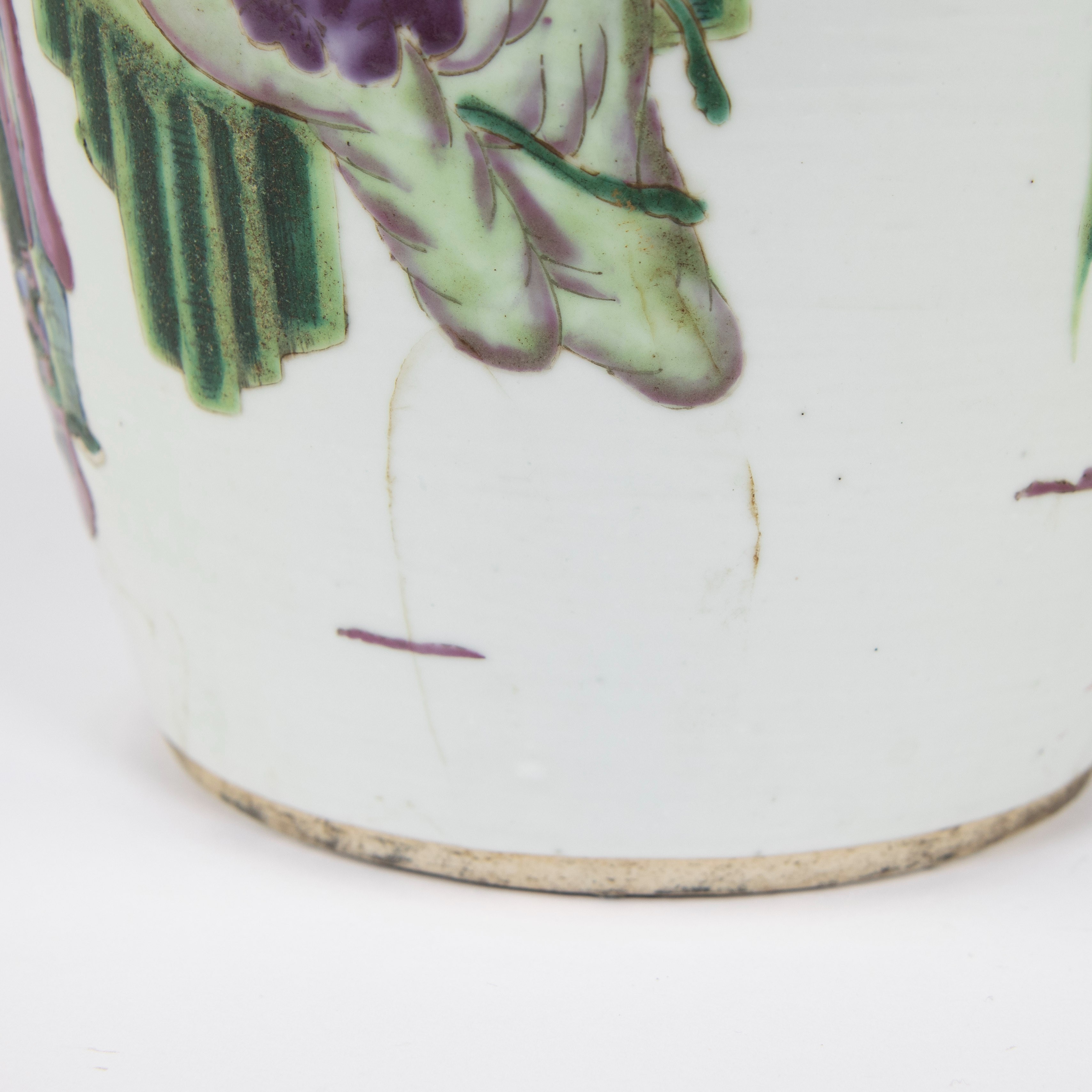 Chinese vase with garden decoration and butterflies, 19th century - Image 7 of 7