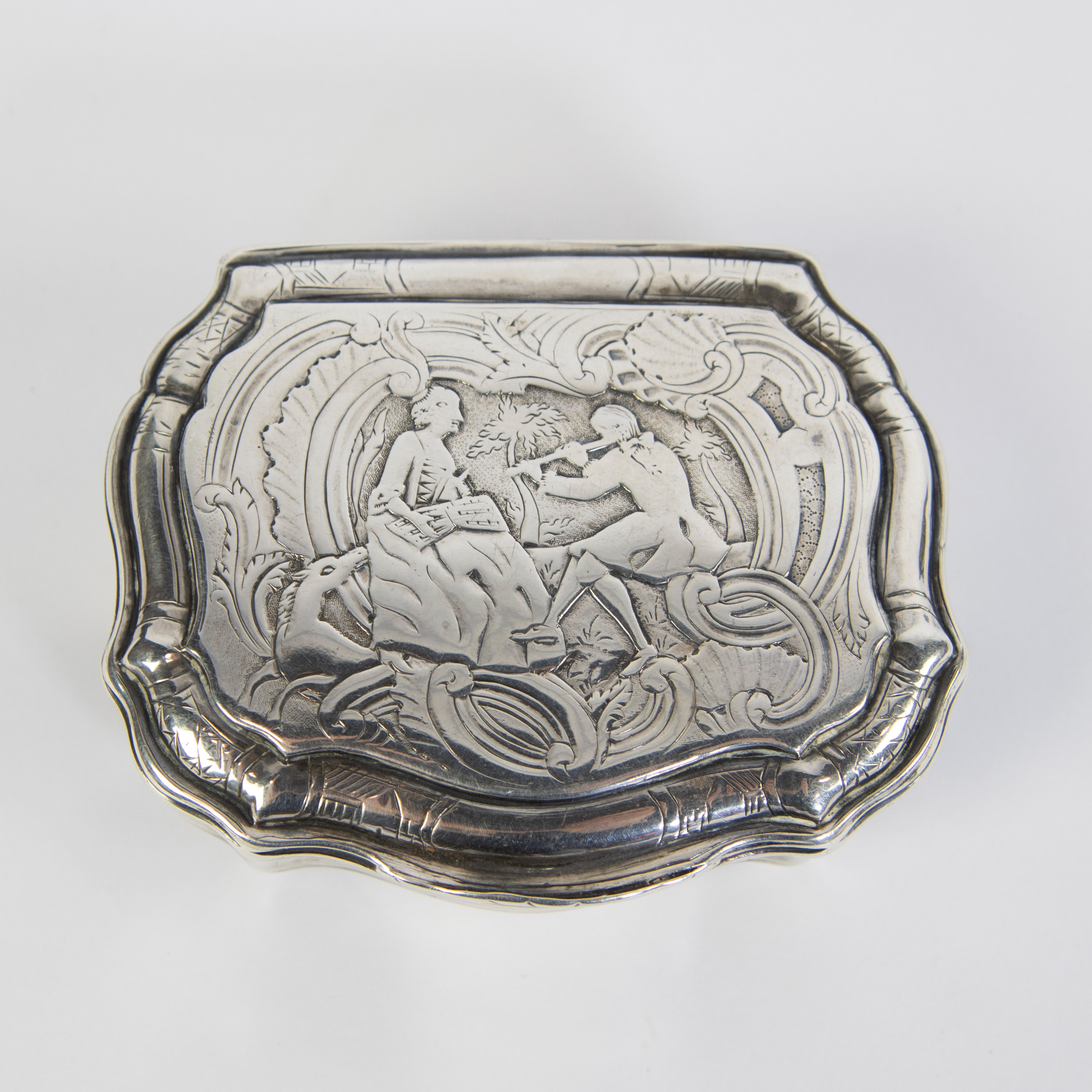 A silver tobacco box 1753 Ath Louis XV d'époque, 5 hallmarks - Image 2 of 8